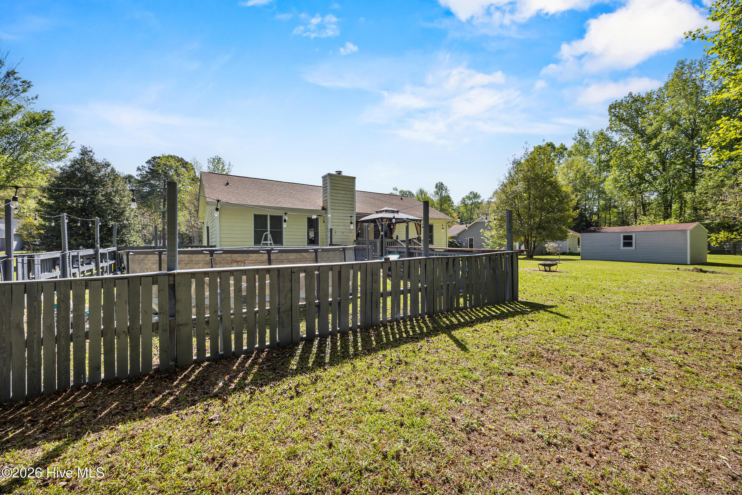 100566789 | Photo 36