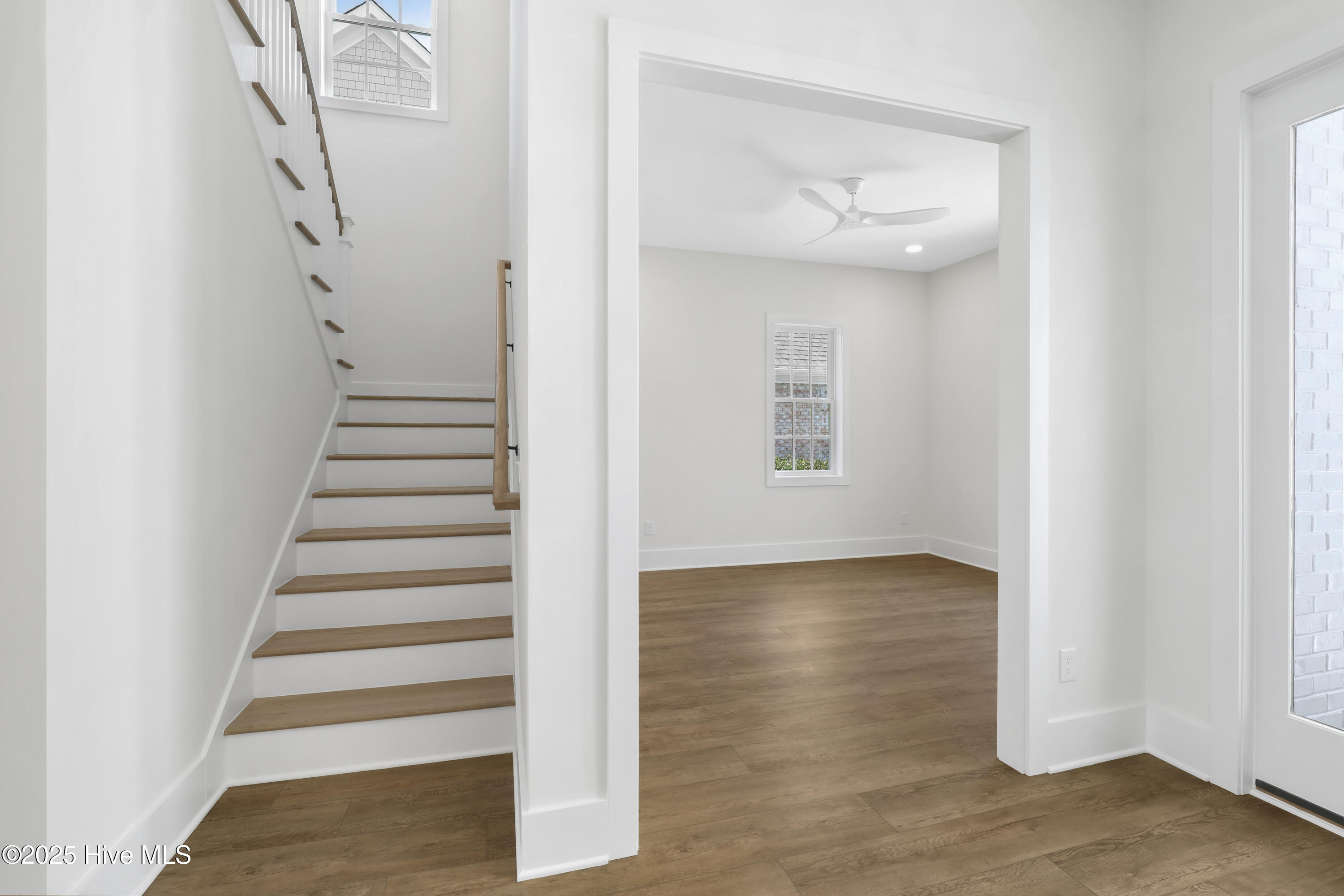 100556195 | Photo 10