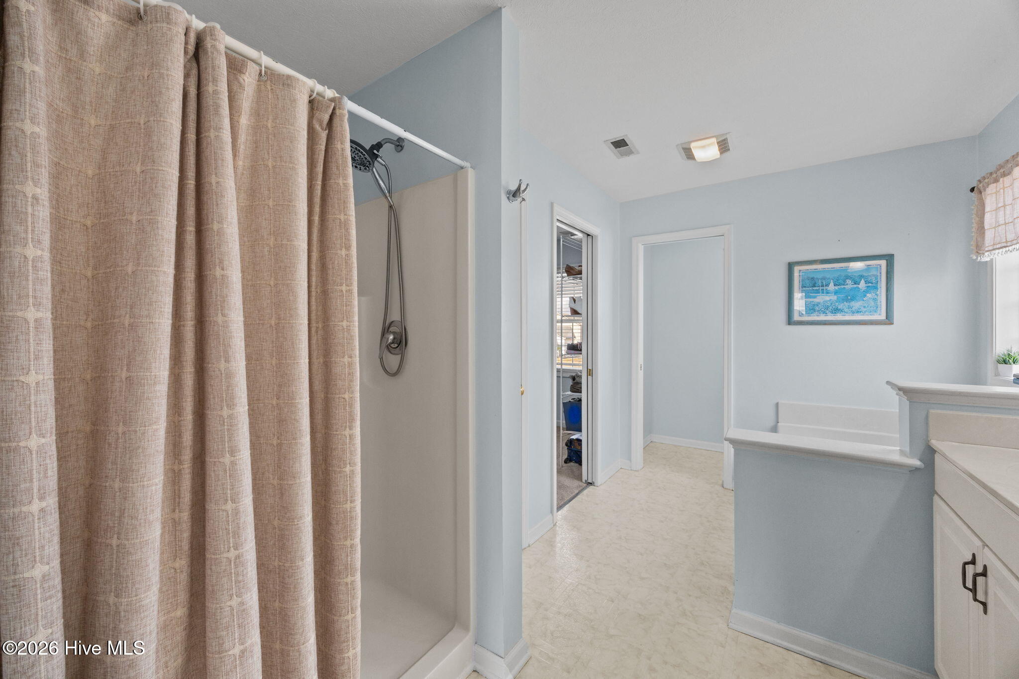 100558634 | Photo 26