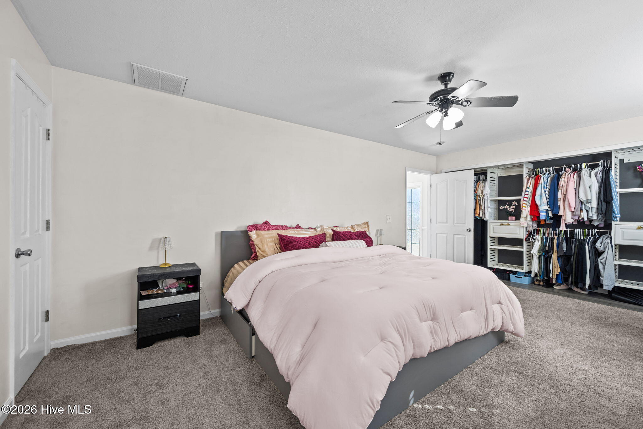 100556653 | Photo 18