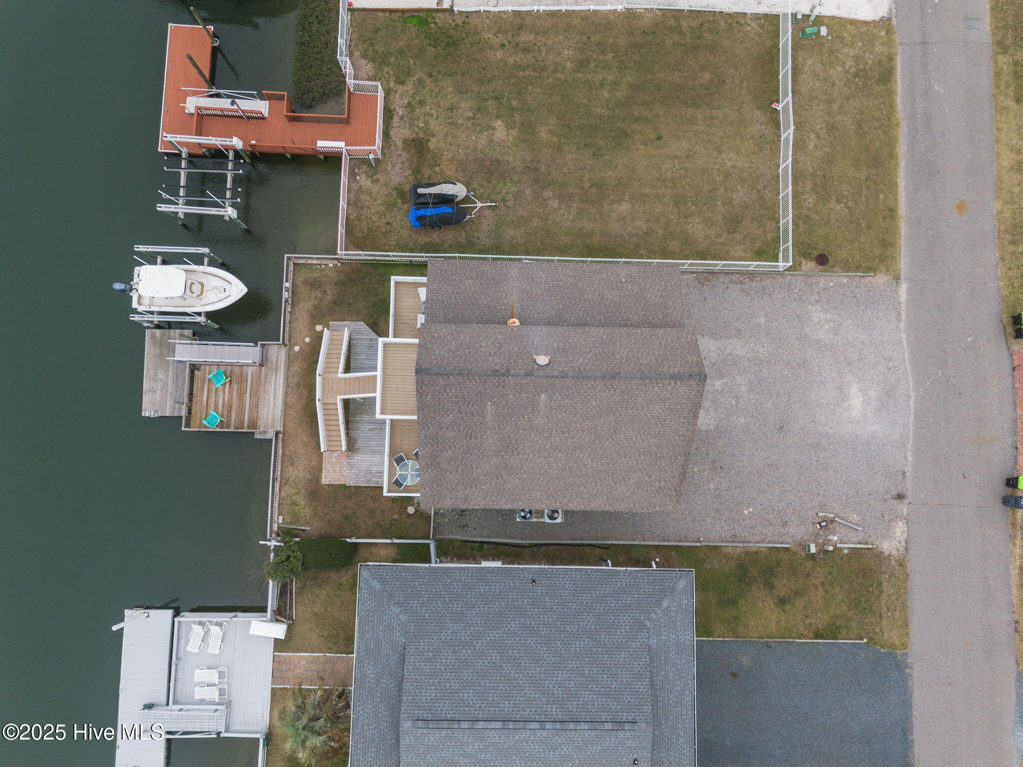 100542985 | Photo 10