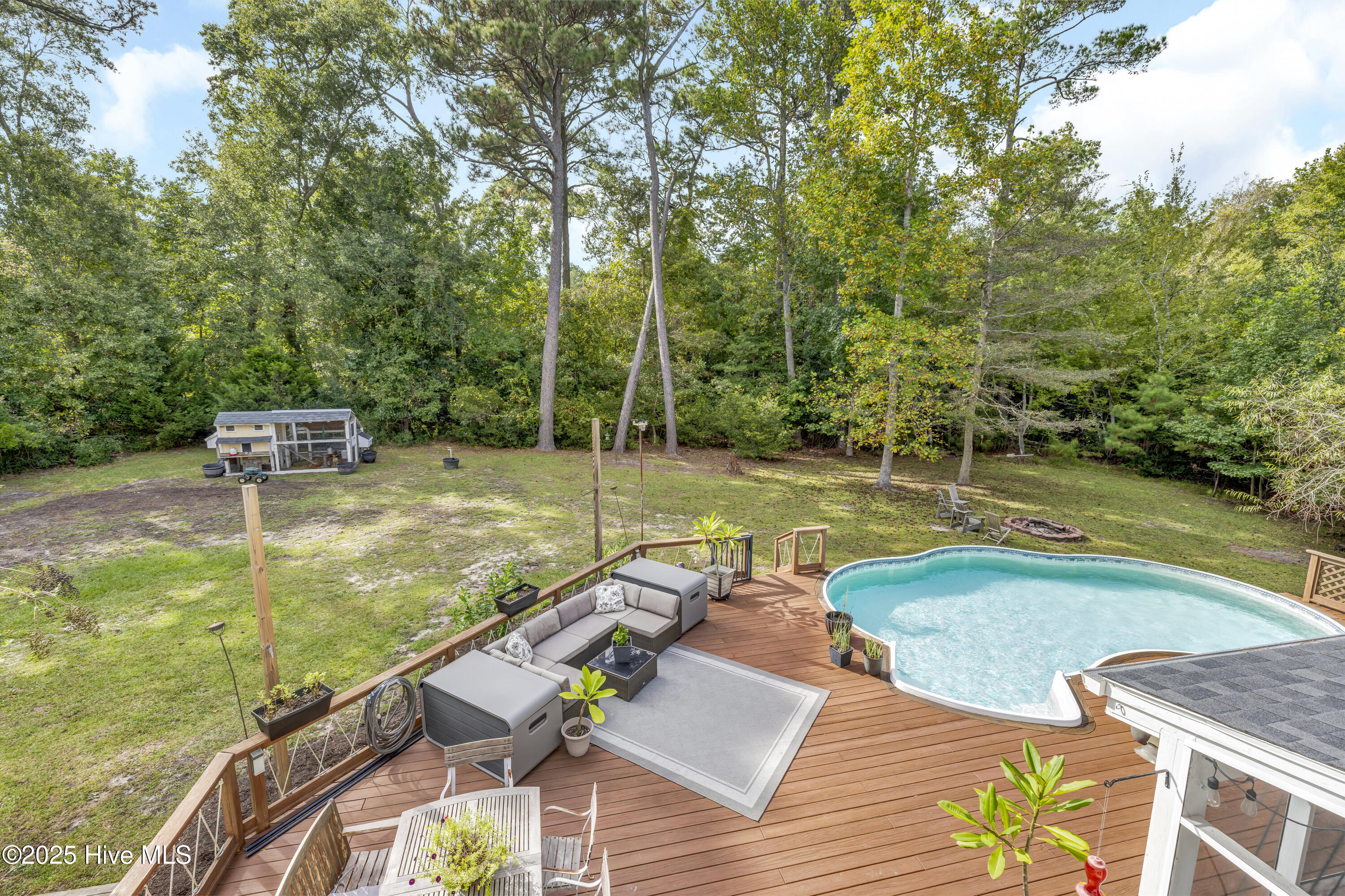 100533968 | Photo 42