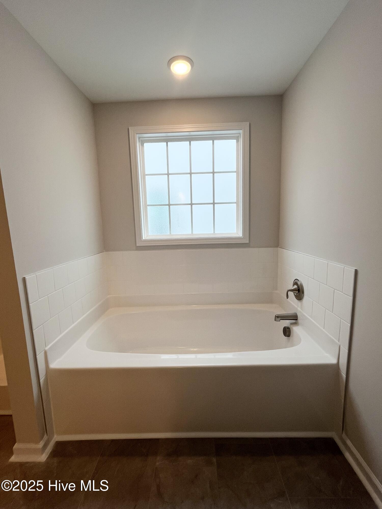 100500243 | Photo 15