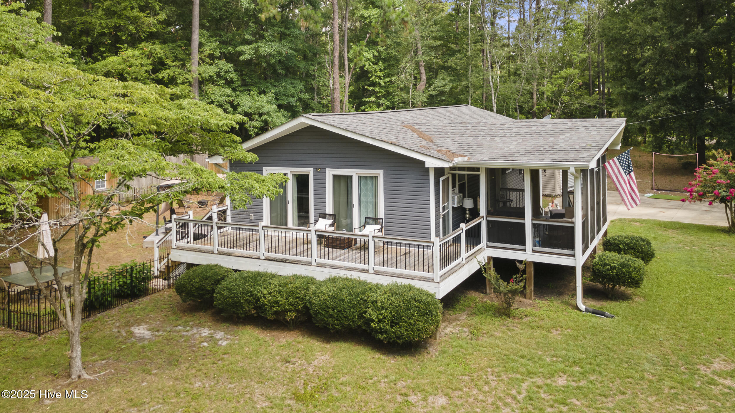 Property at 407 Sandlewood Drive