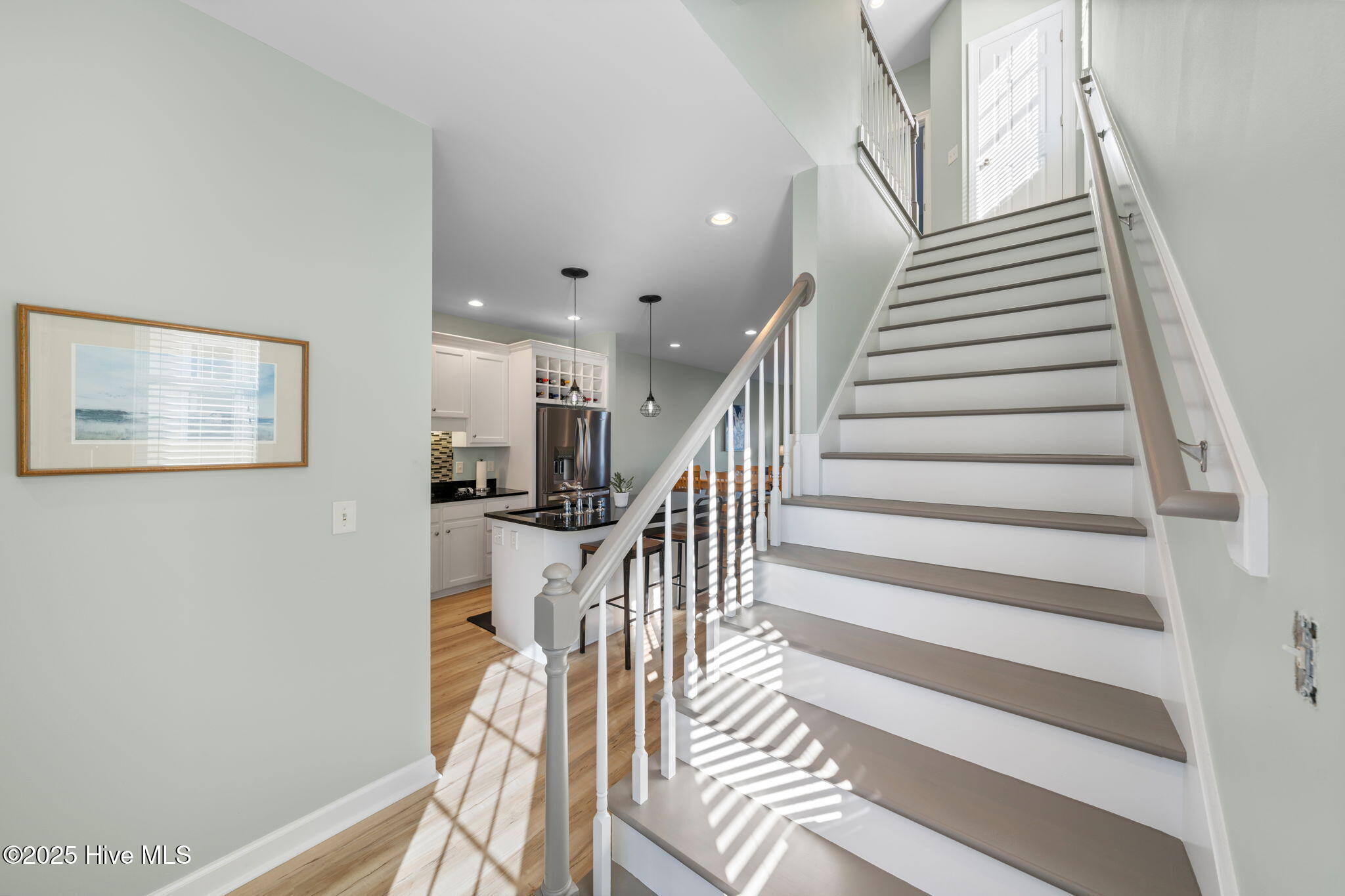 100526205 | Photo 50