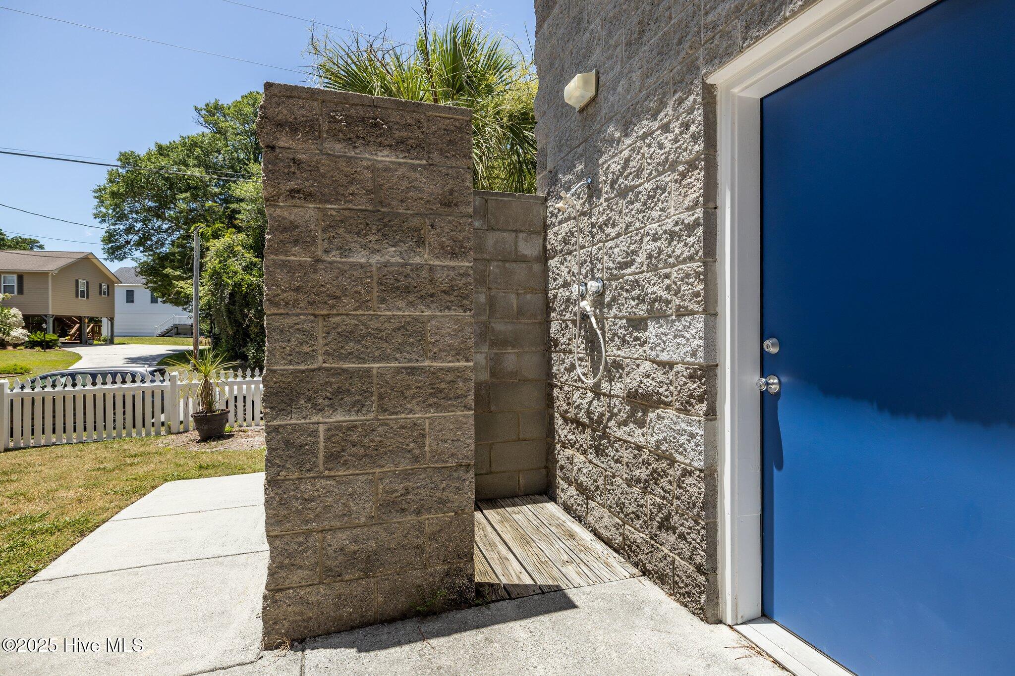 100518904 | Photo 22