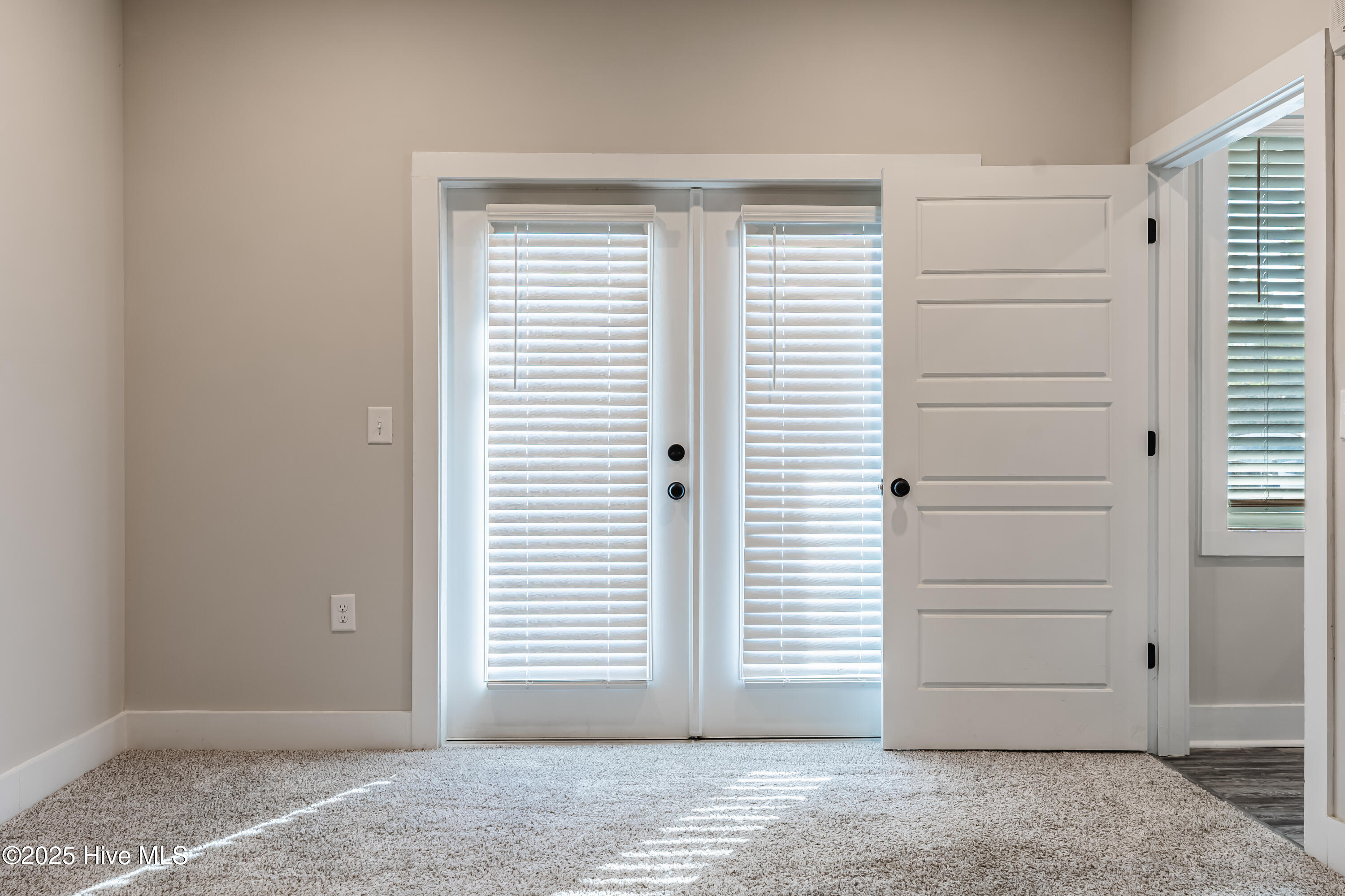 100552451 | Photo 14