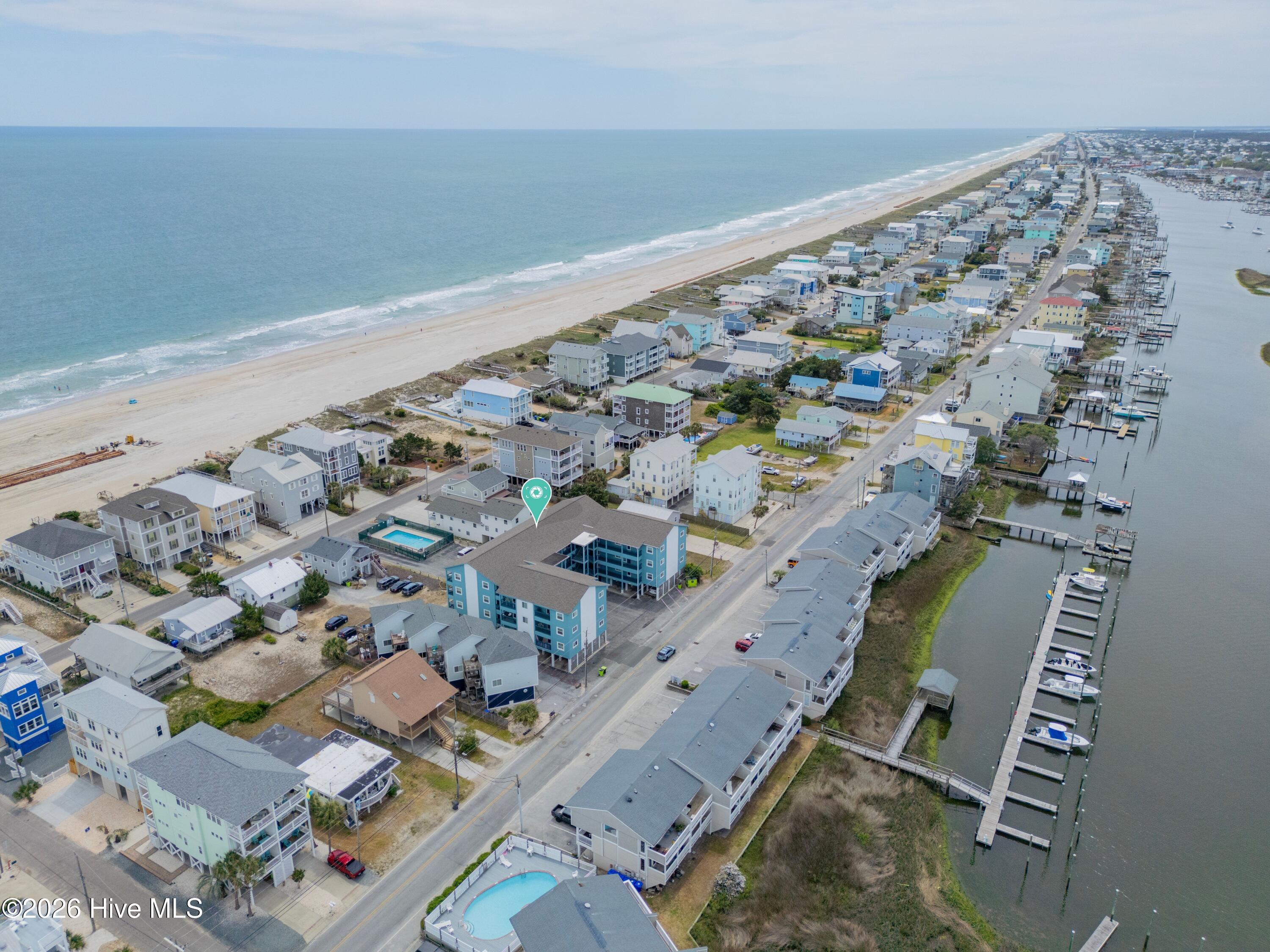 100570370 | Photo 23