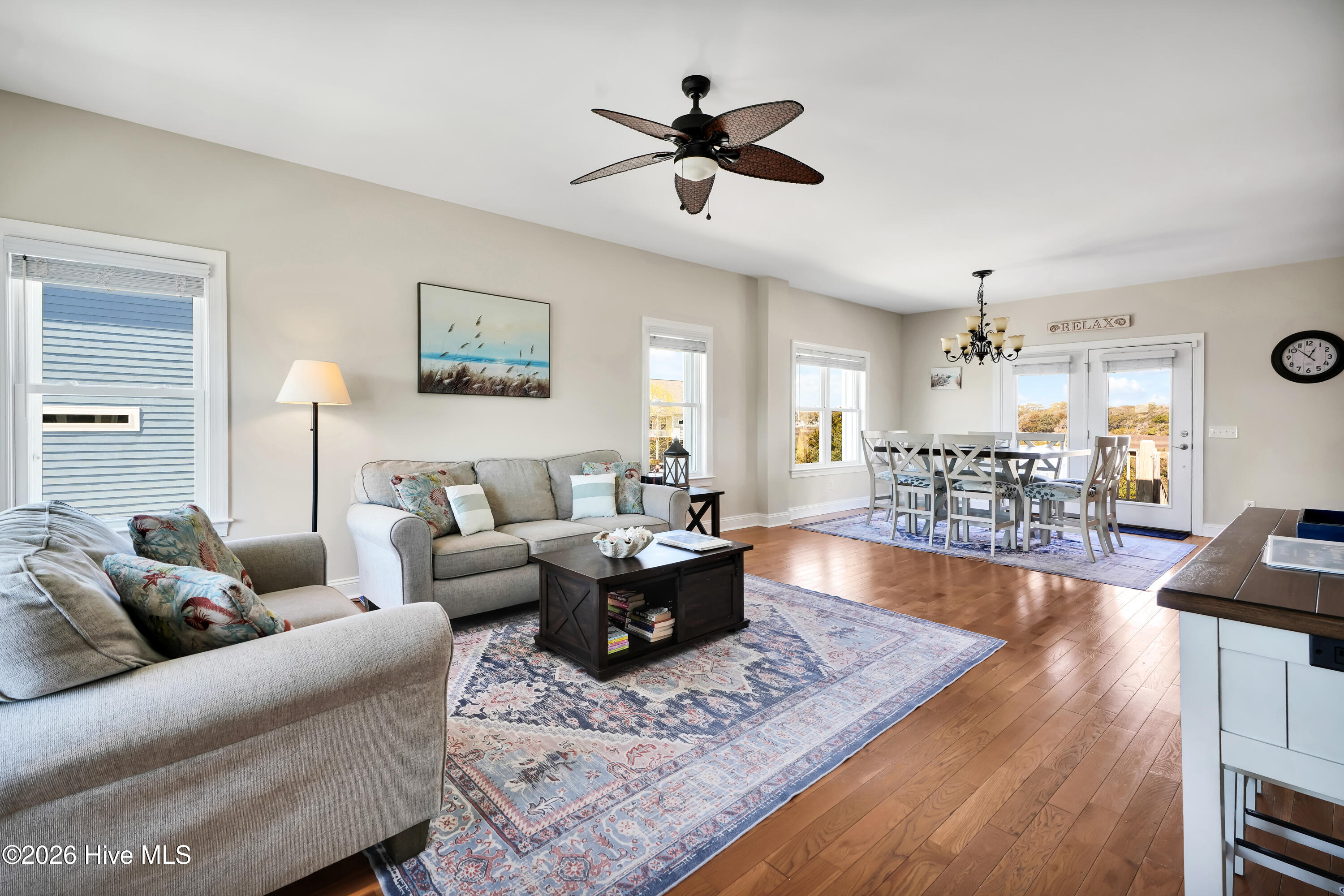 100559686 | Photo 16