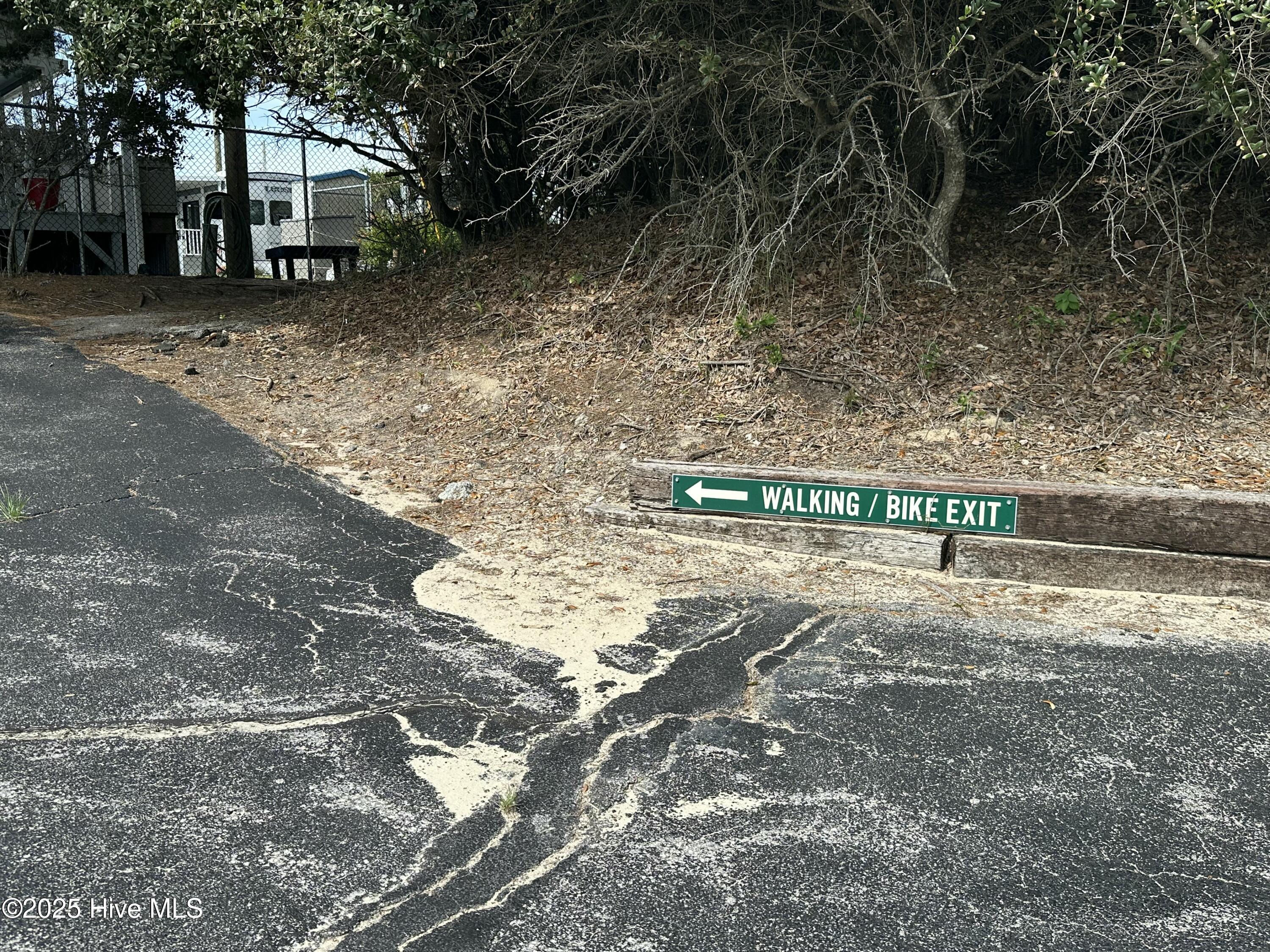 100535776 | Photo 42