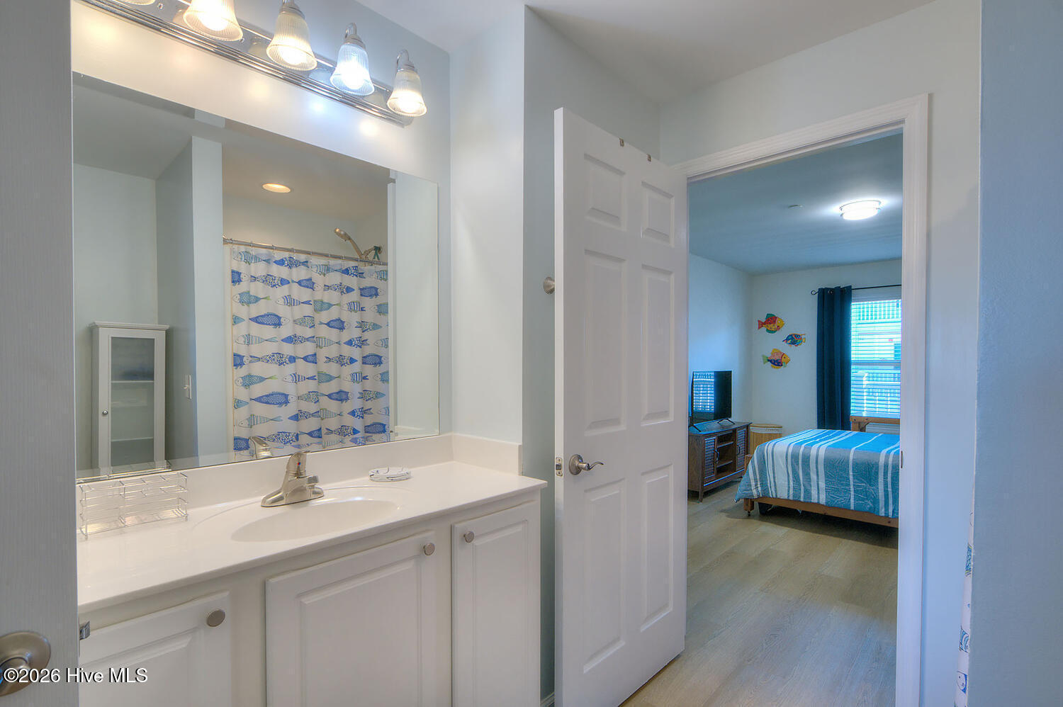 100566241 | Photo 20