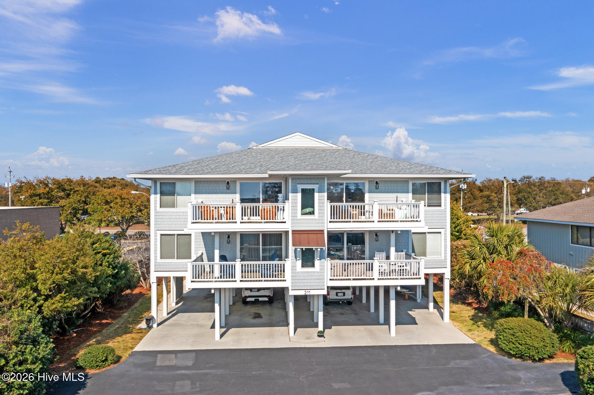 100561170 | Photo 23