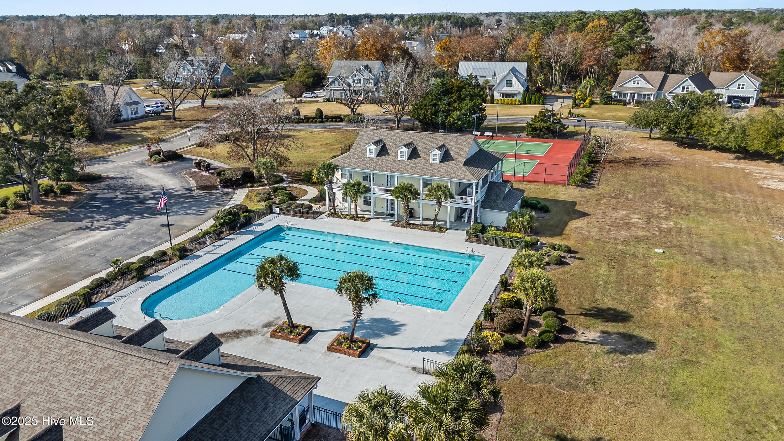 100570509 | Photo 96