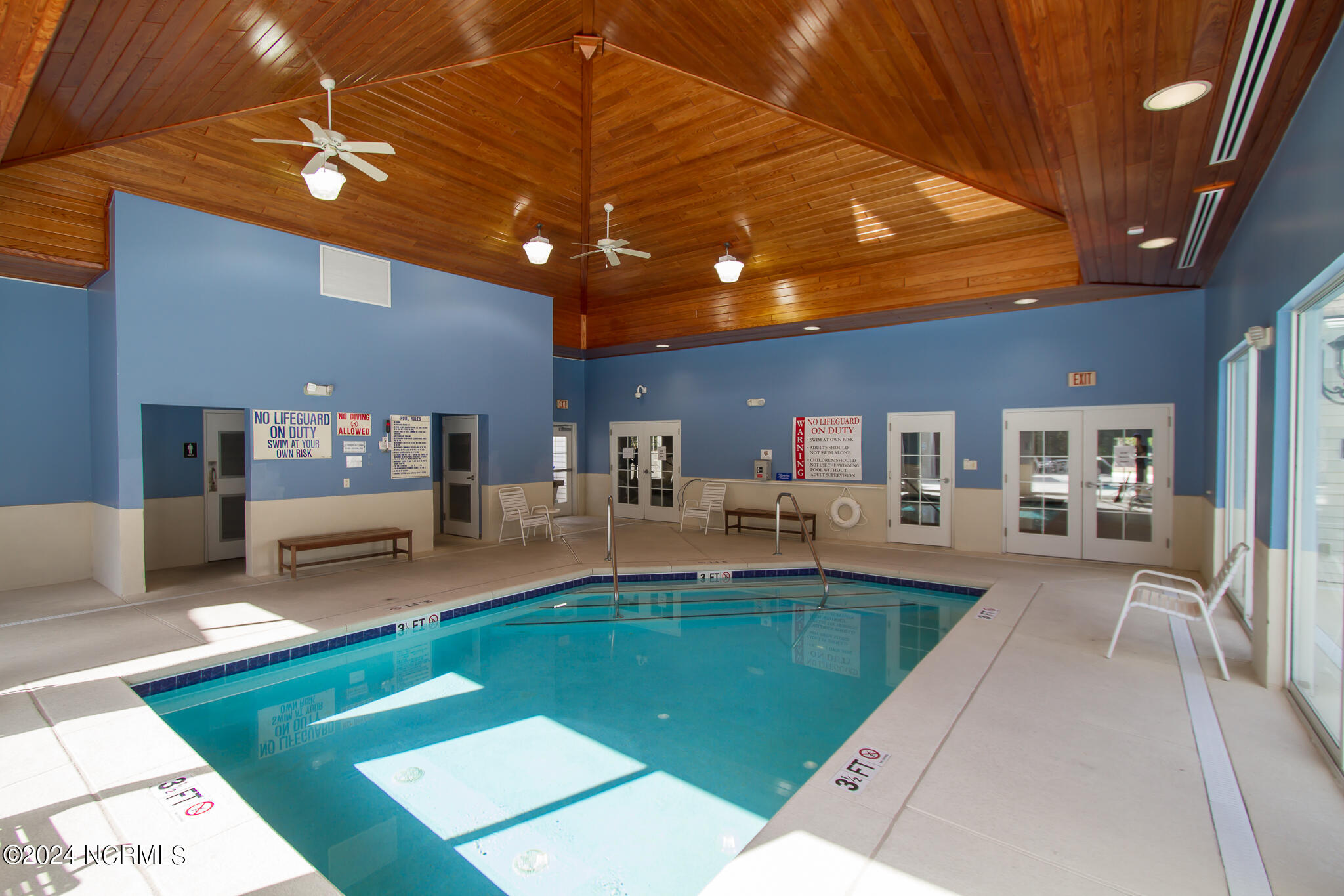 100455886 | Photo 14