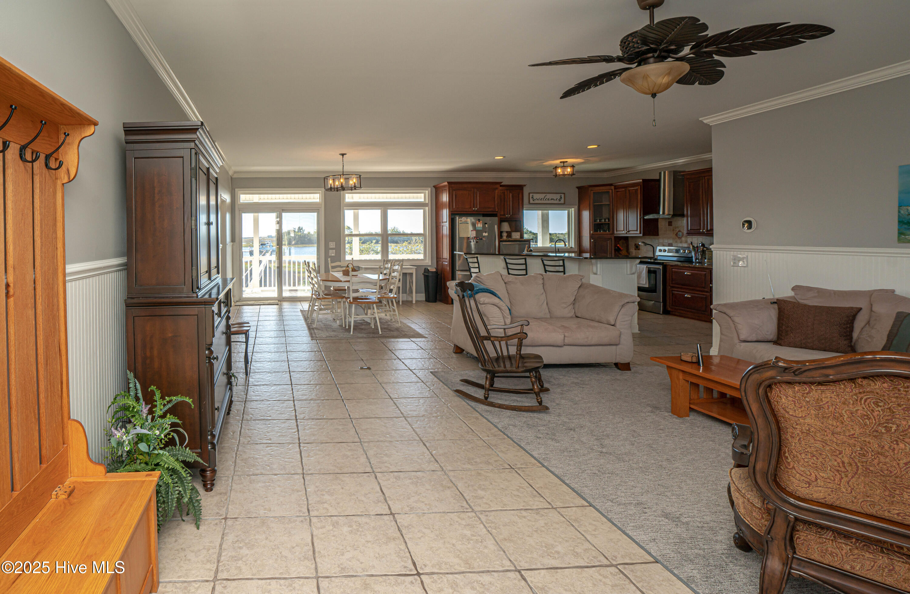 100539099 | Photo 24