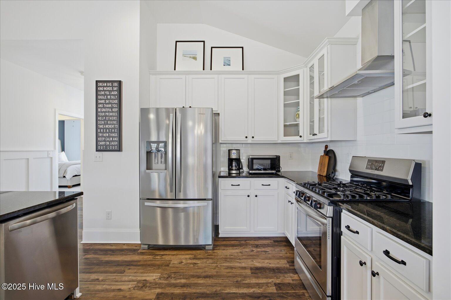 100547159 | Photo 15