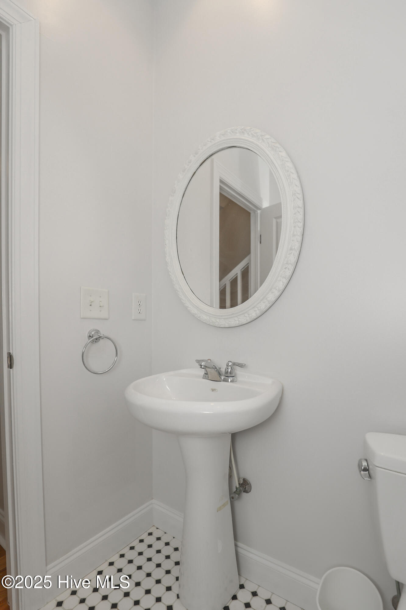 100530782 | Photo 41