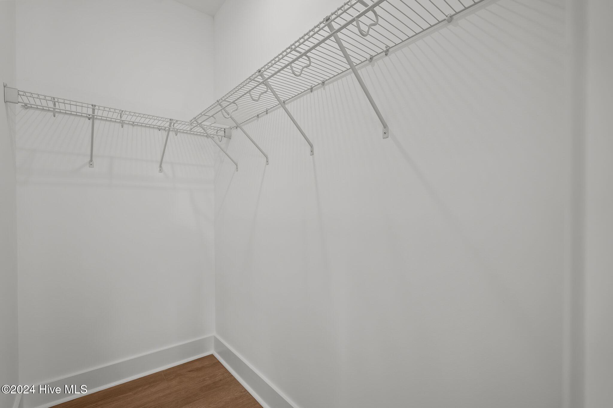 100435133 | Photo 13