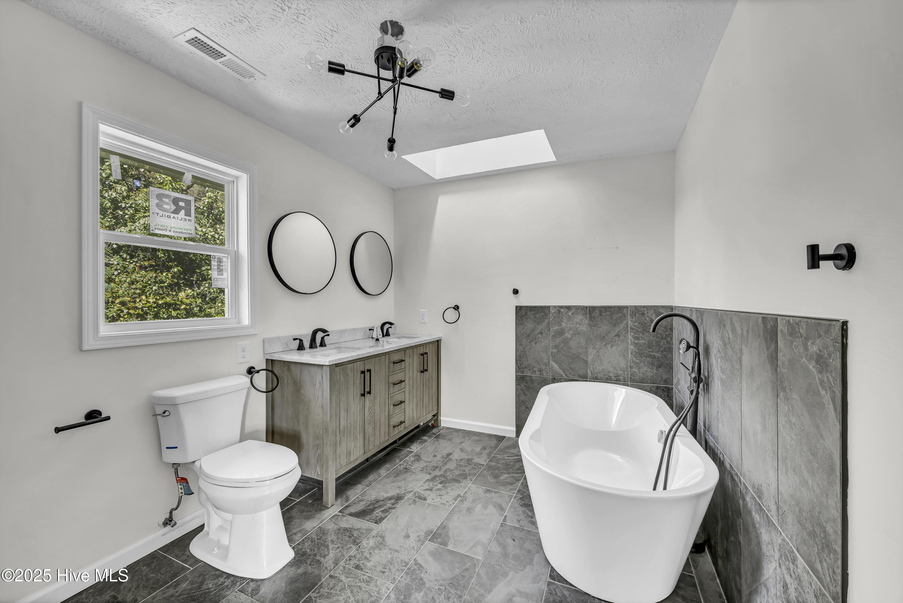 100537588 | Photo 20