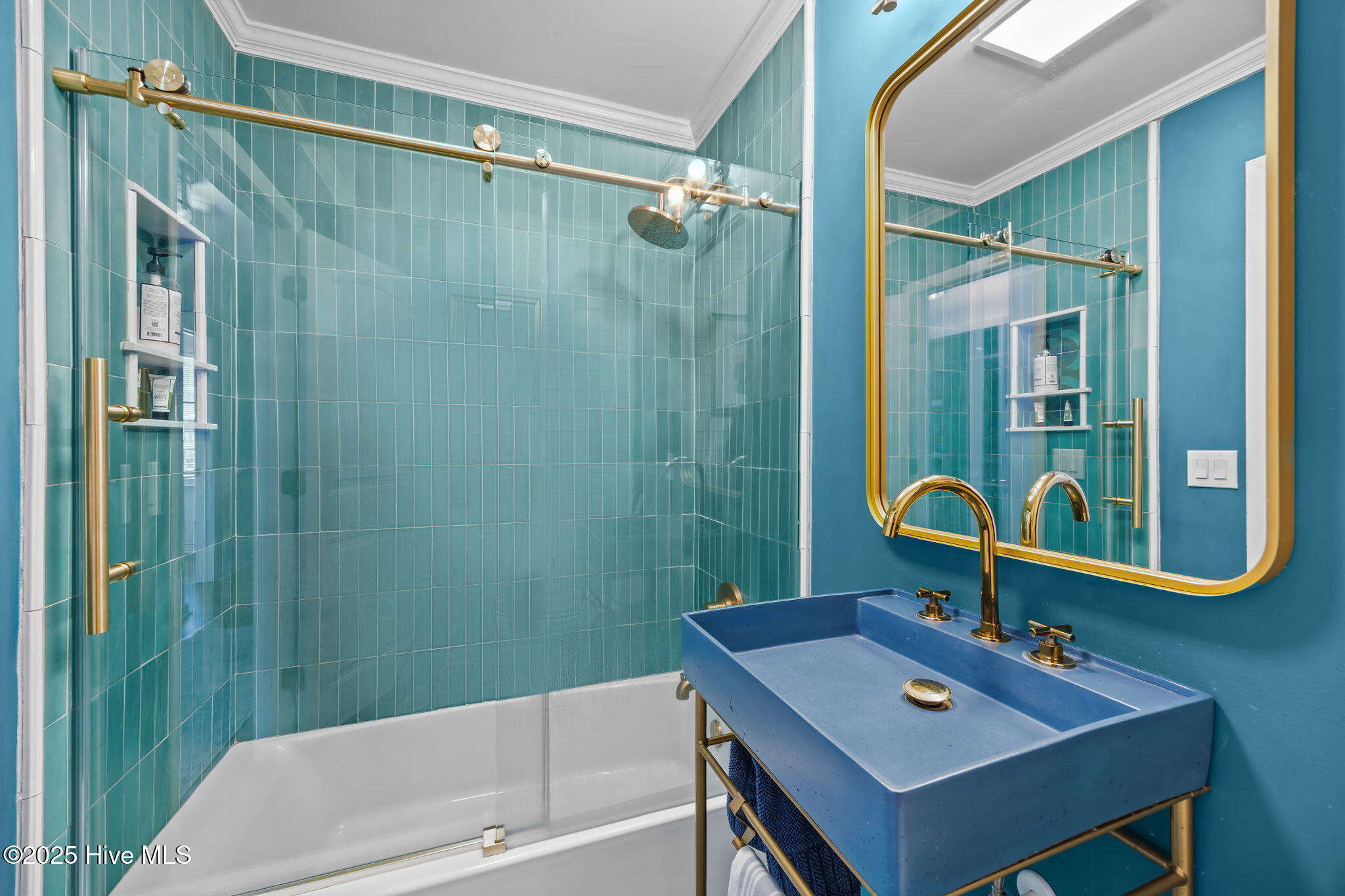 100545824 | Photo 24