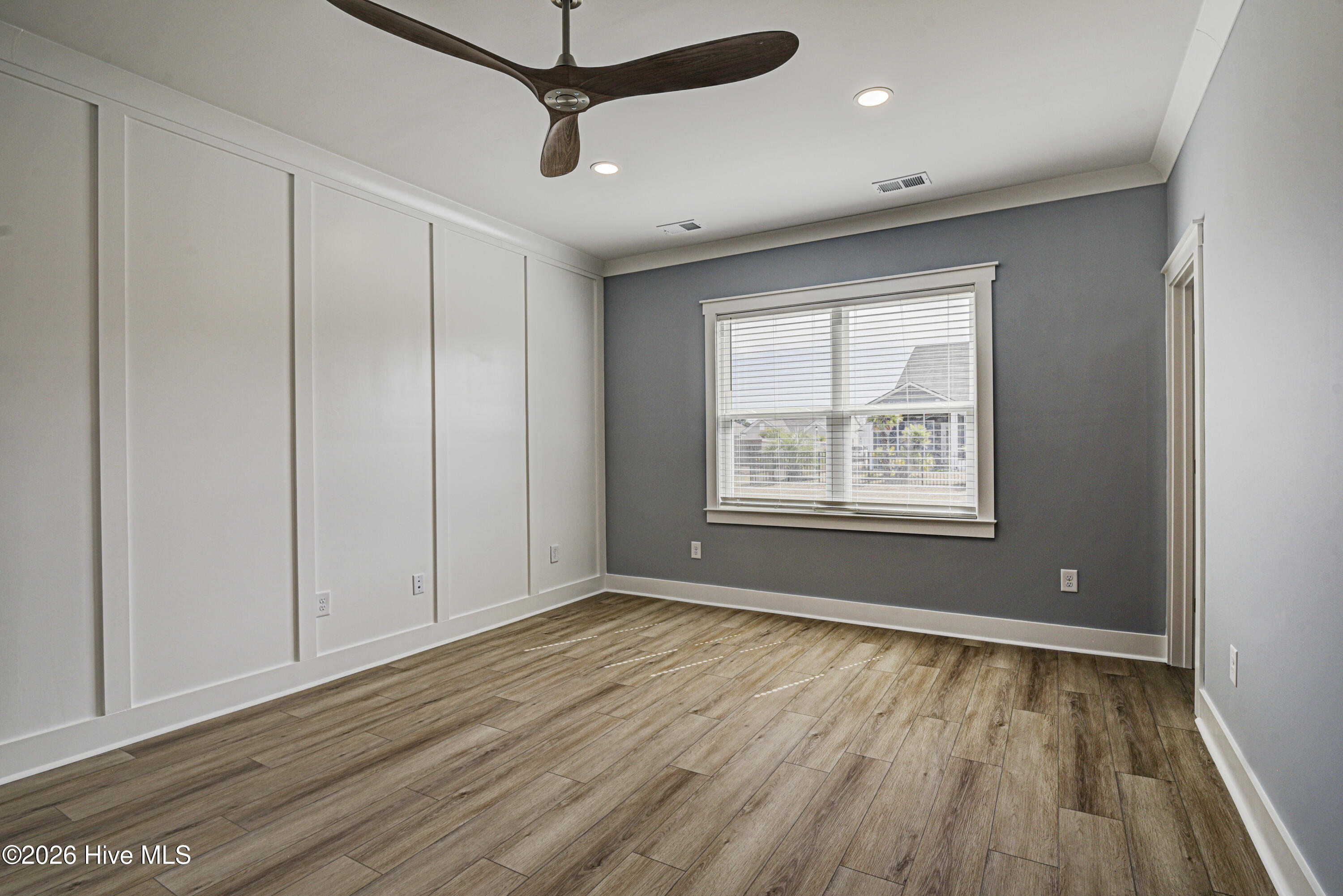 100558671 | Photo 15