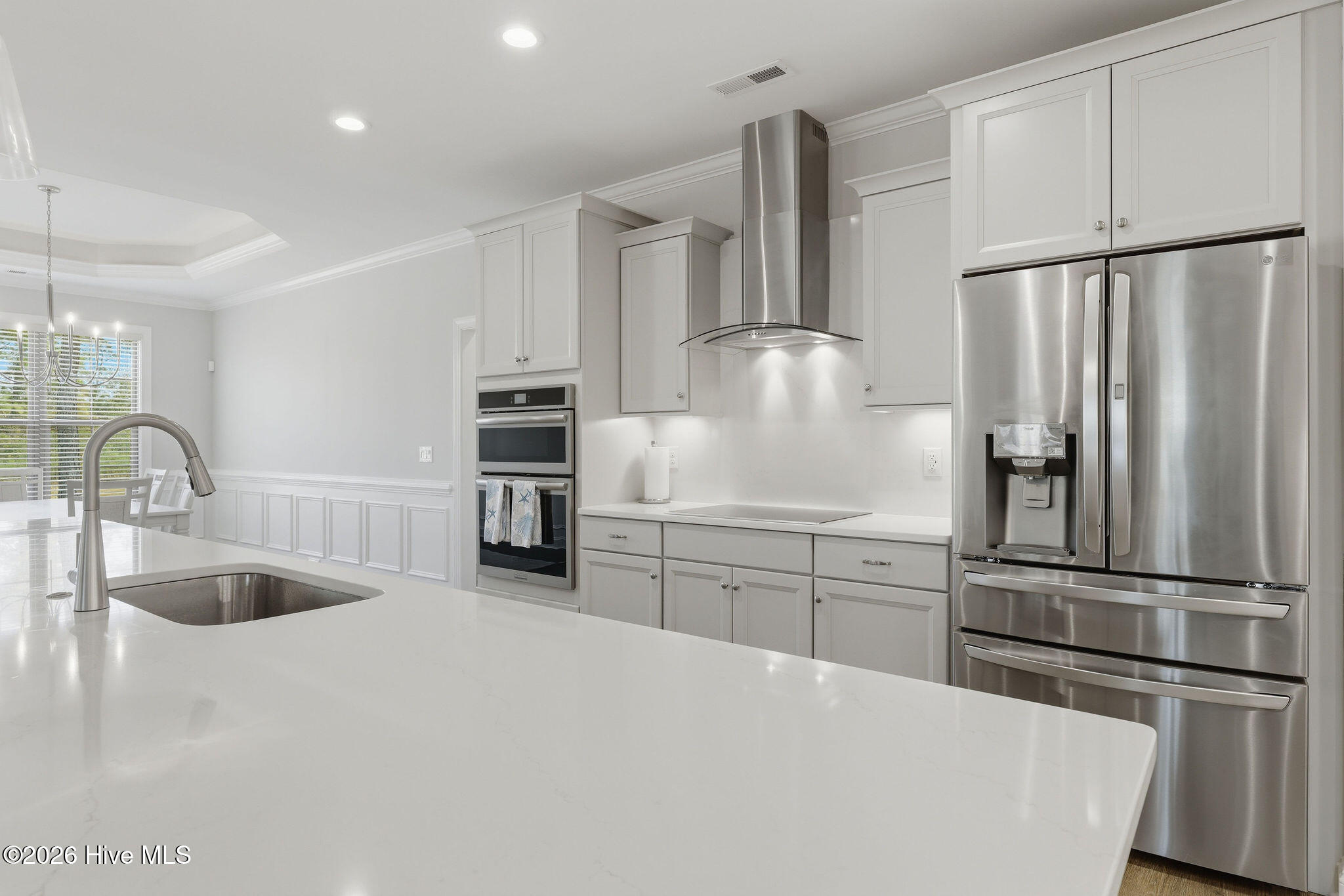 100564849 | Photo 25