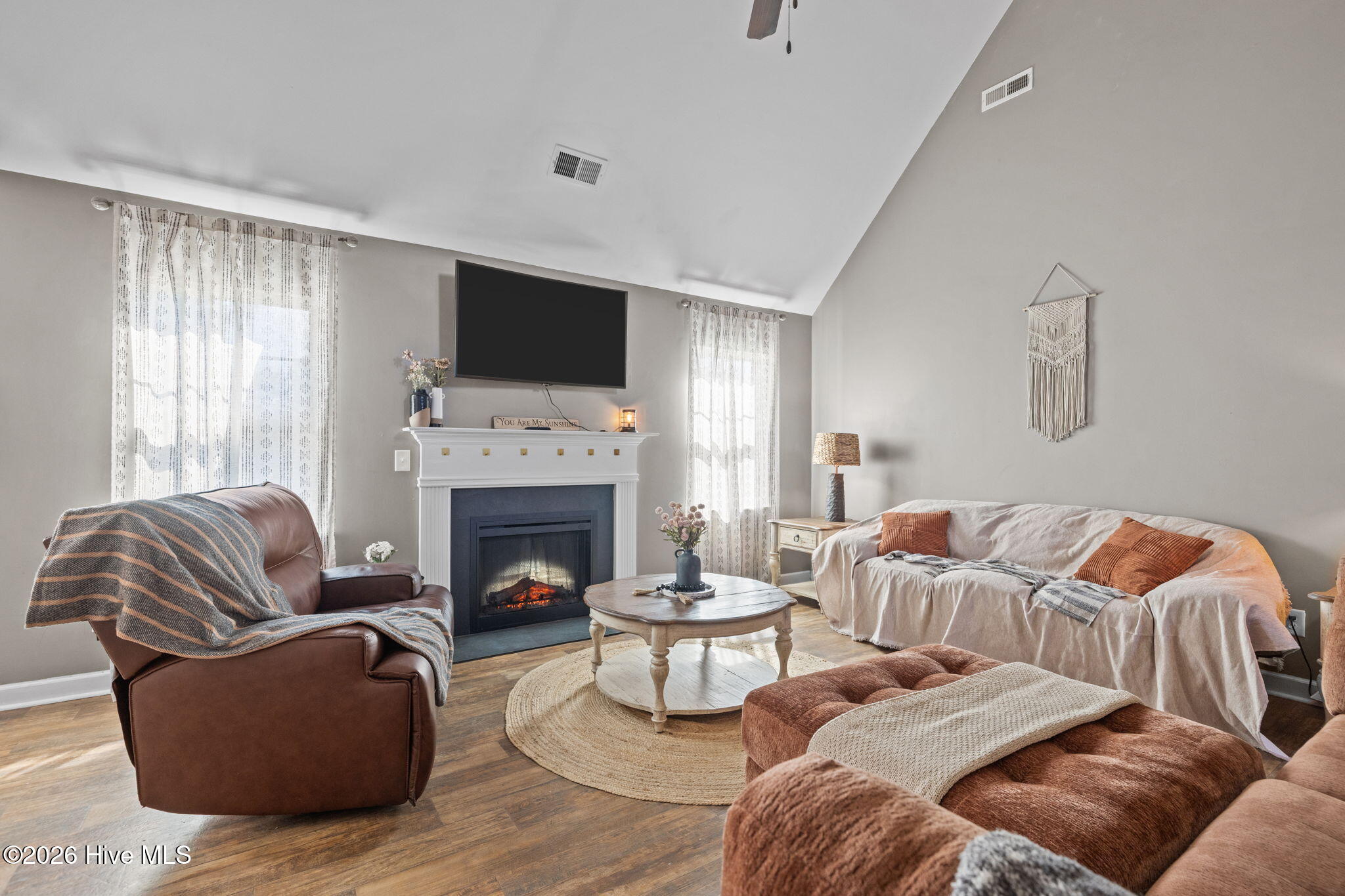 100558227 | Photo 10