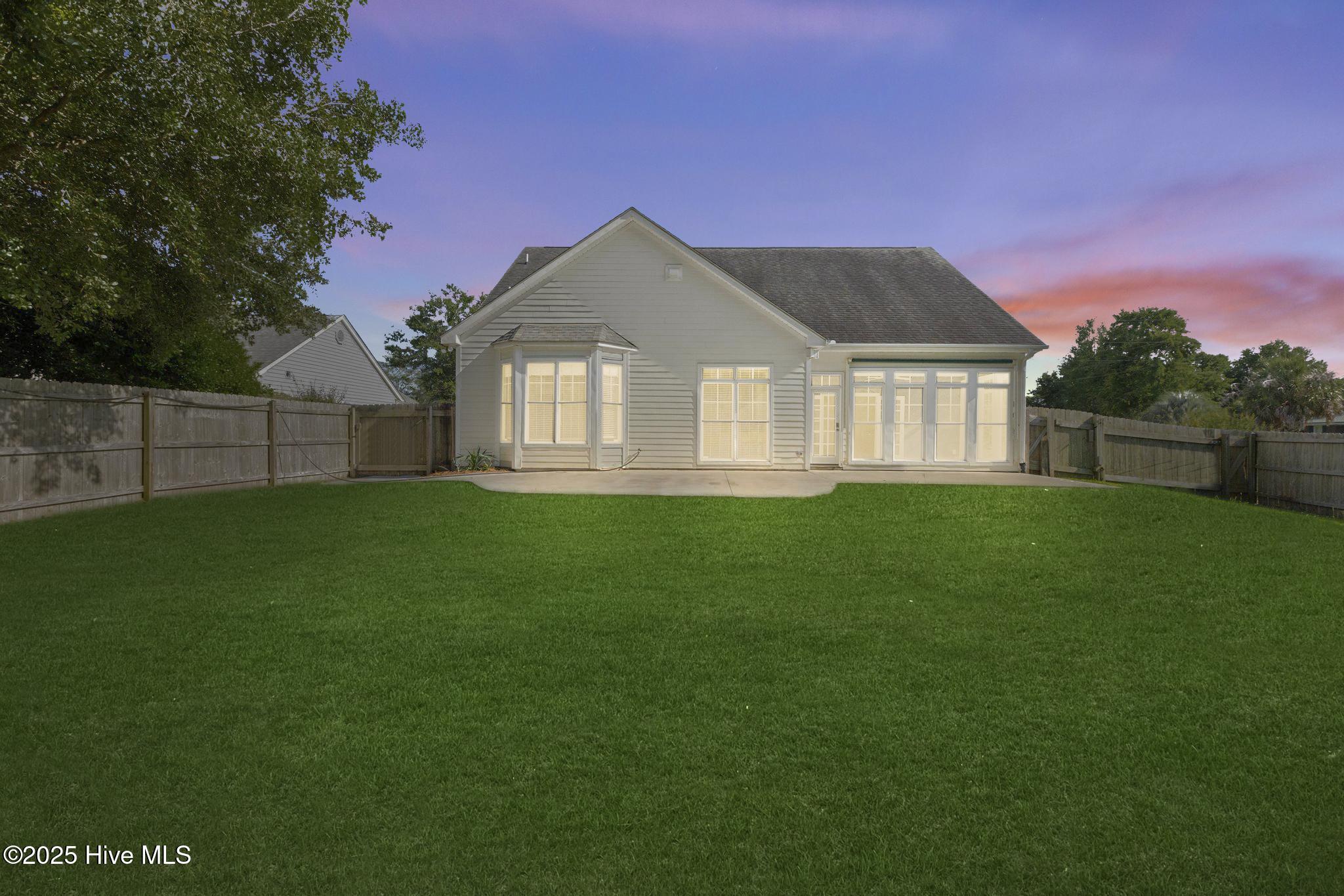 100512903 | Photo 64