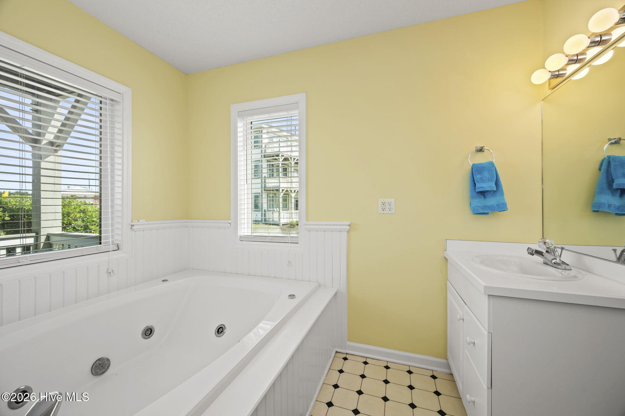 100566433 | Photo 30