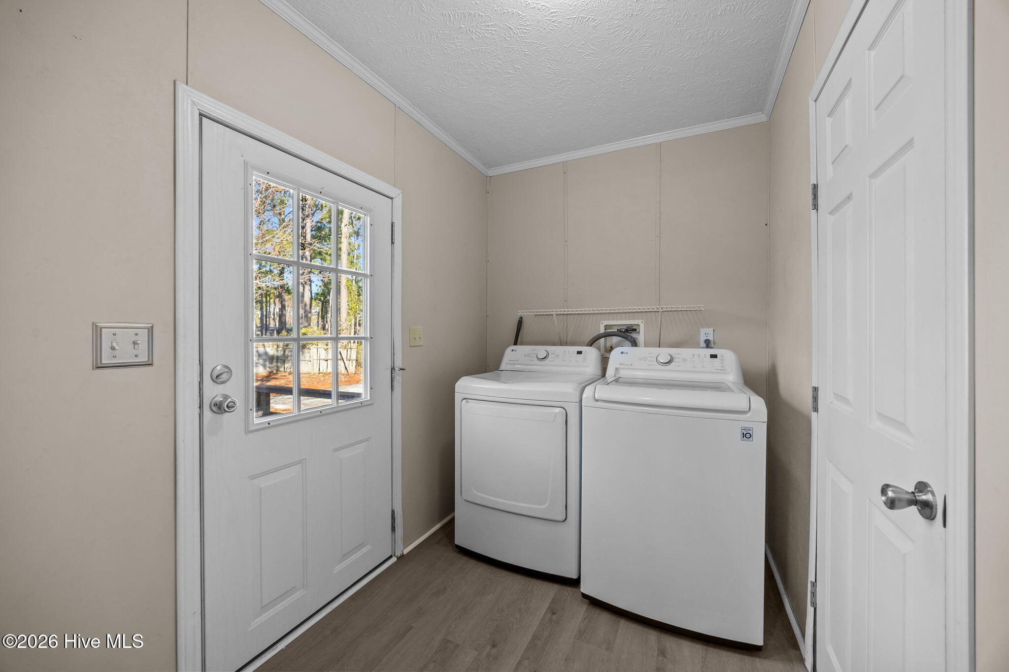 100550408 | Photo 31