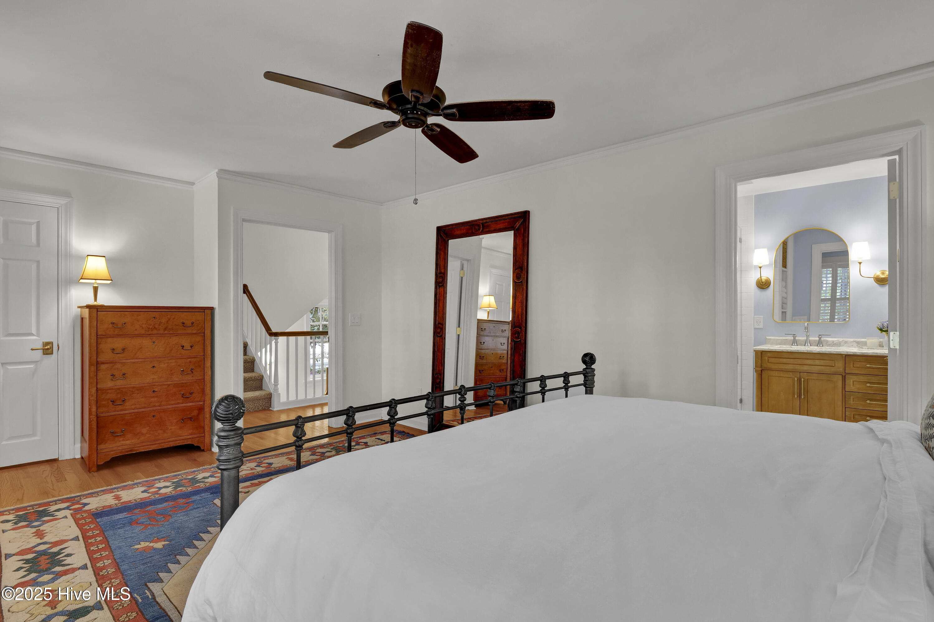 100539968 | Photo 19