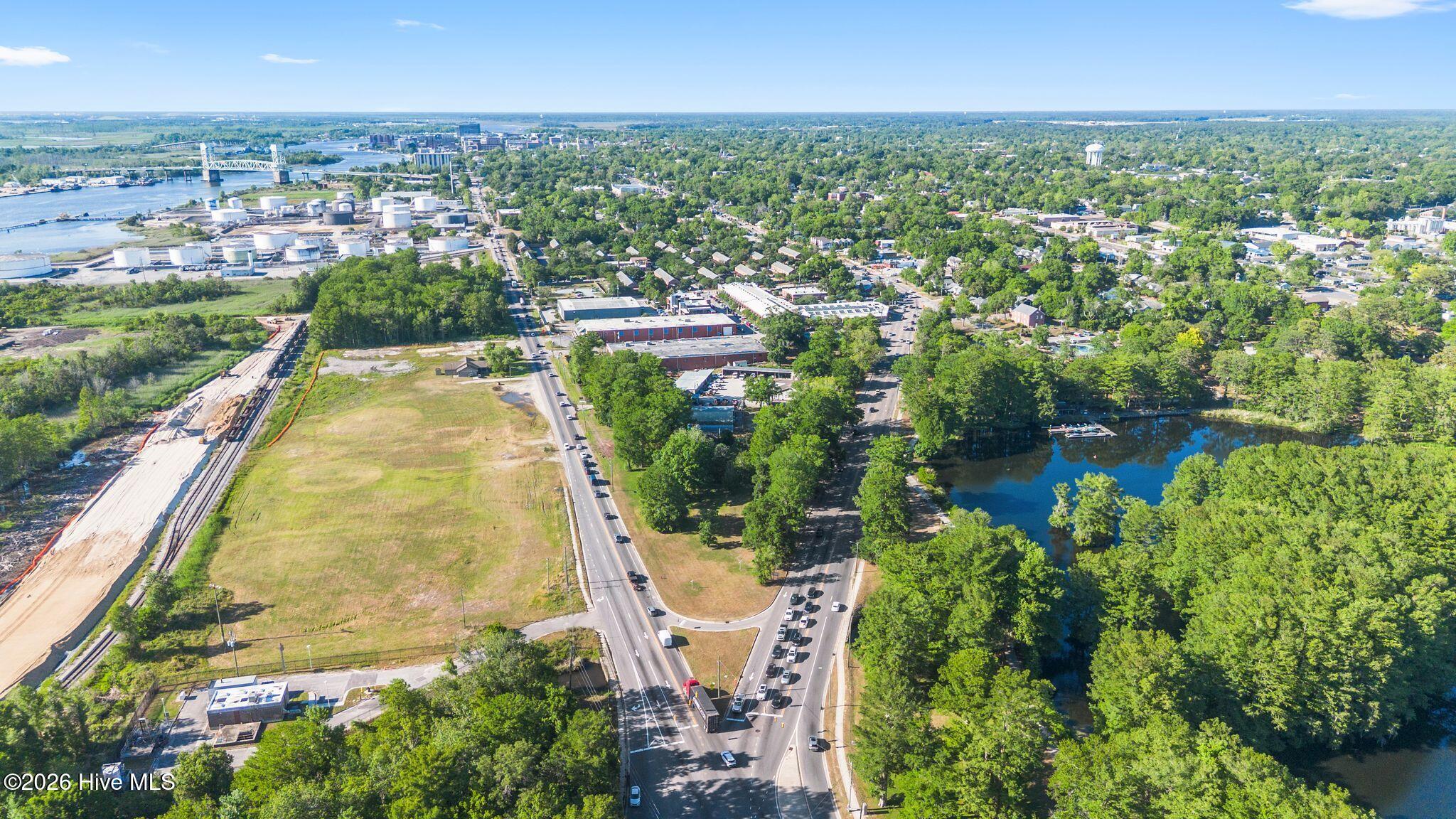 100570327 | Photo 83