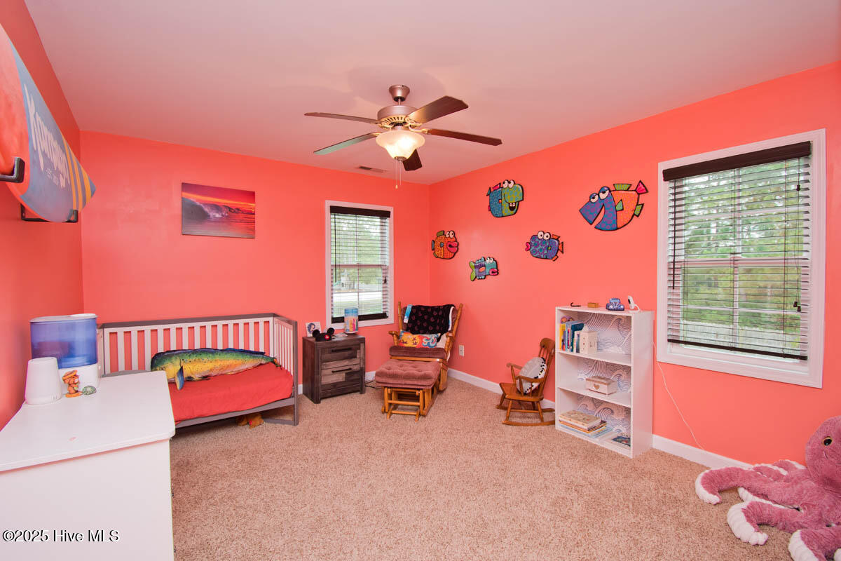 100534279 | Photo 33