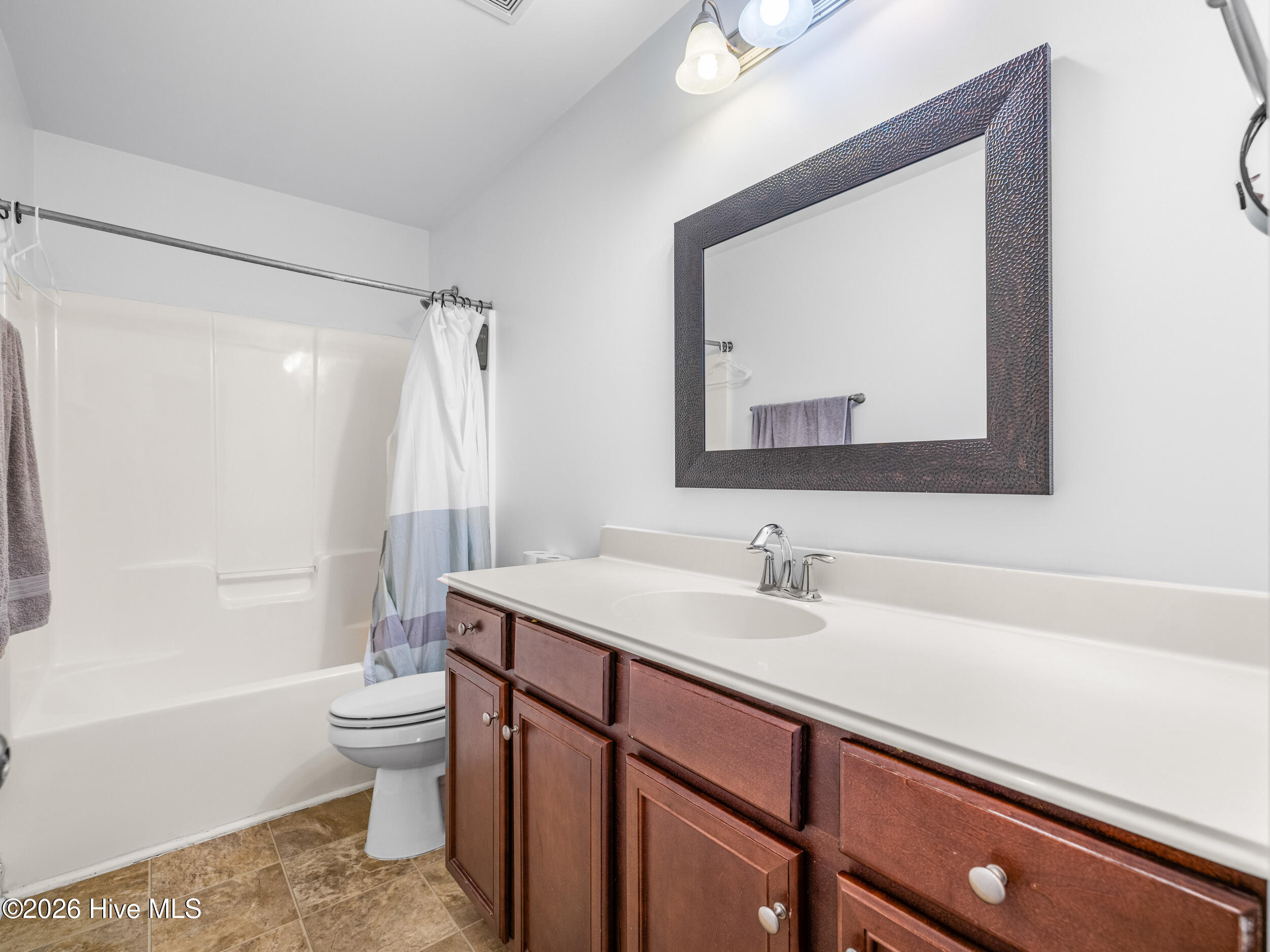 100562171 | Photo 40