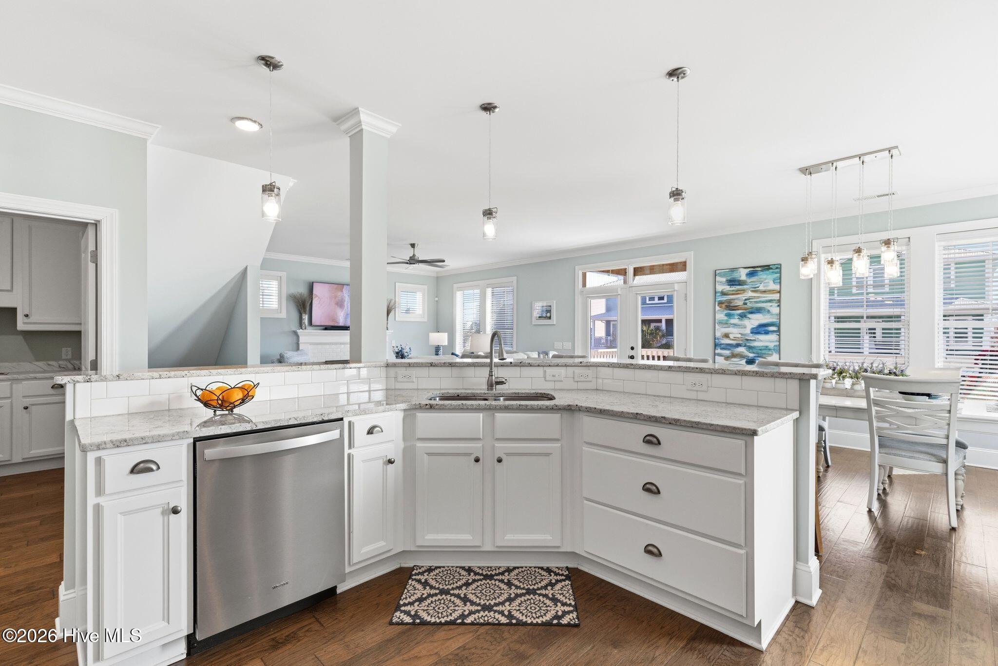 100559655 | Photo 14