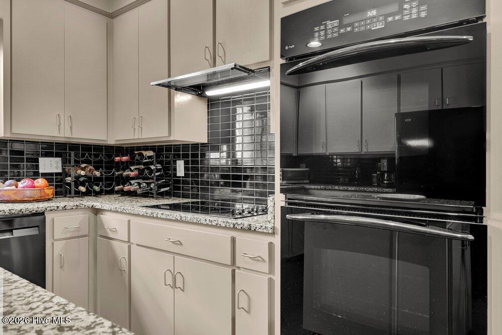 3703 Reston Court B, Wilmington, NC 28403 – photo 21: Cooktop & Double Oven