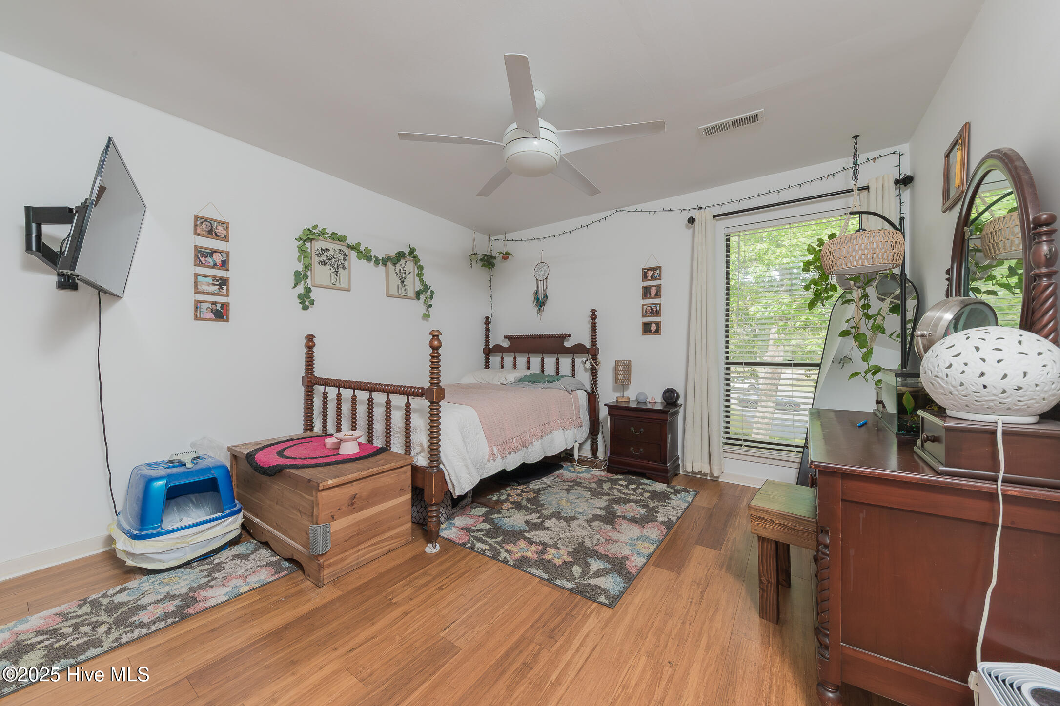 100504468 | Photo 18