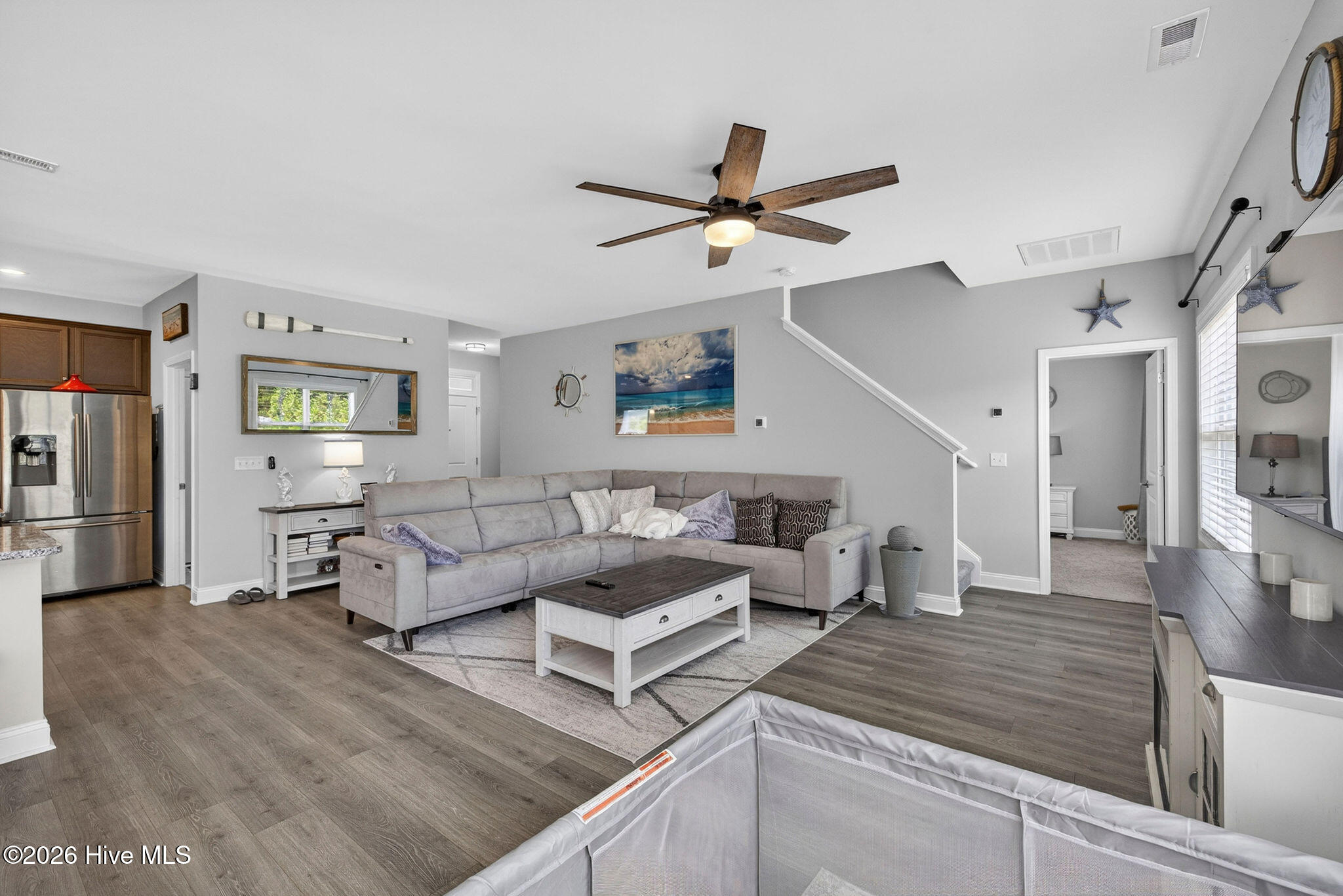 100570074 | Photo 11