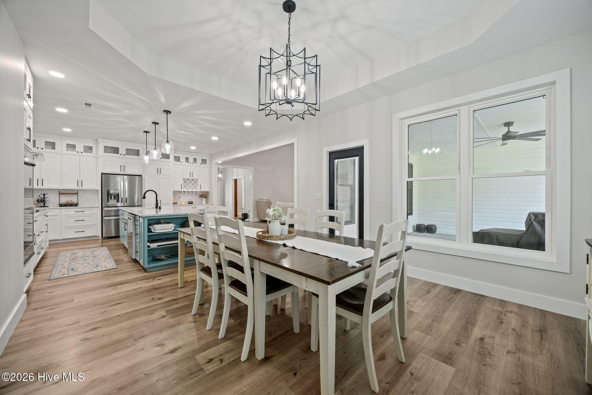 100563547 | Photo 40