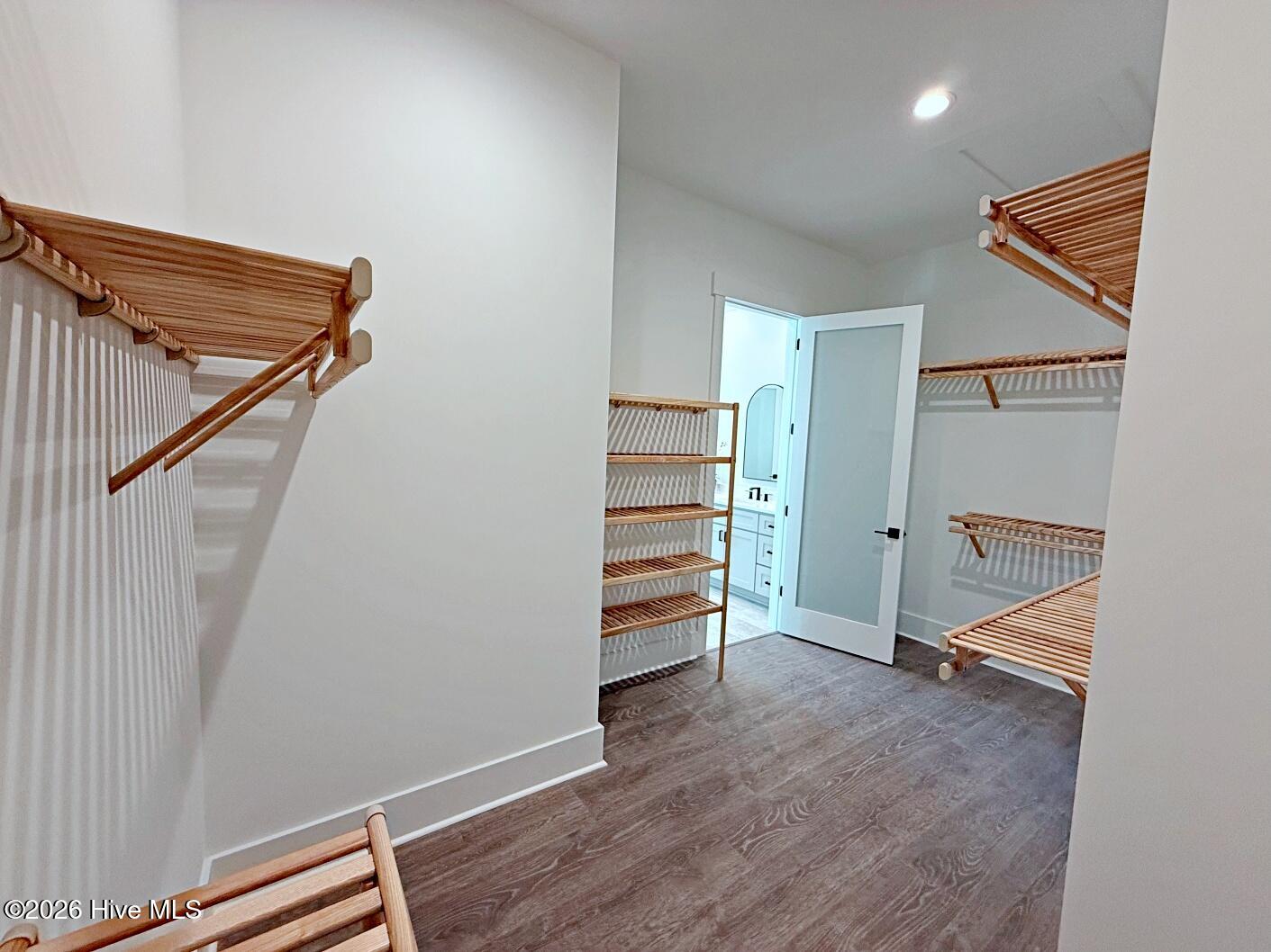 100553338 | Photo 31