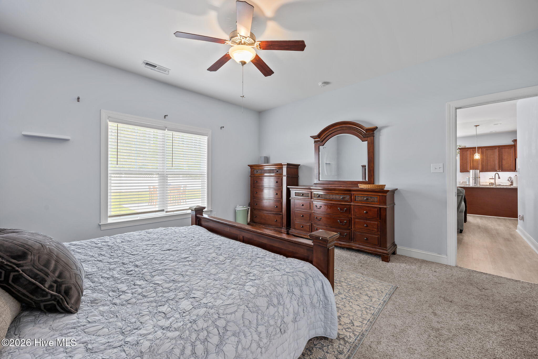 100567185 | Photo 22