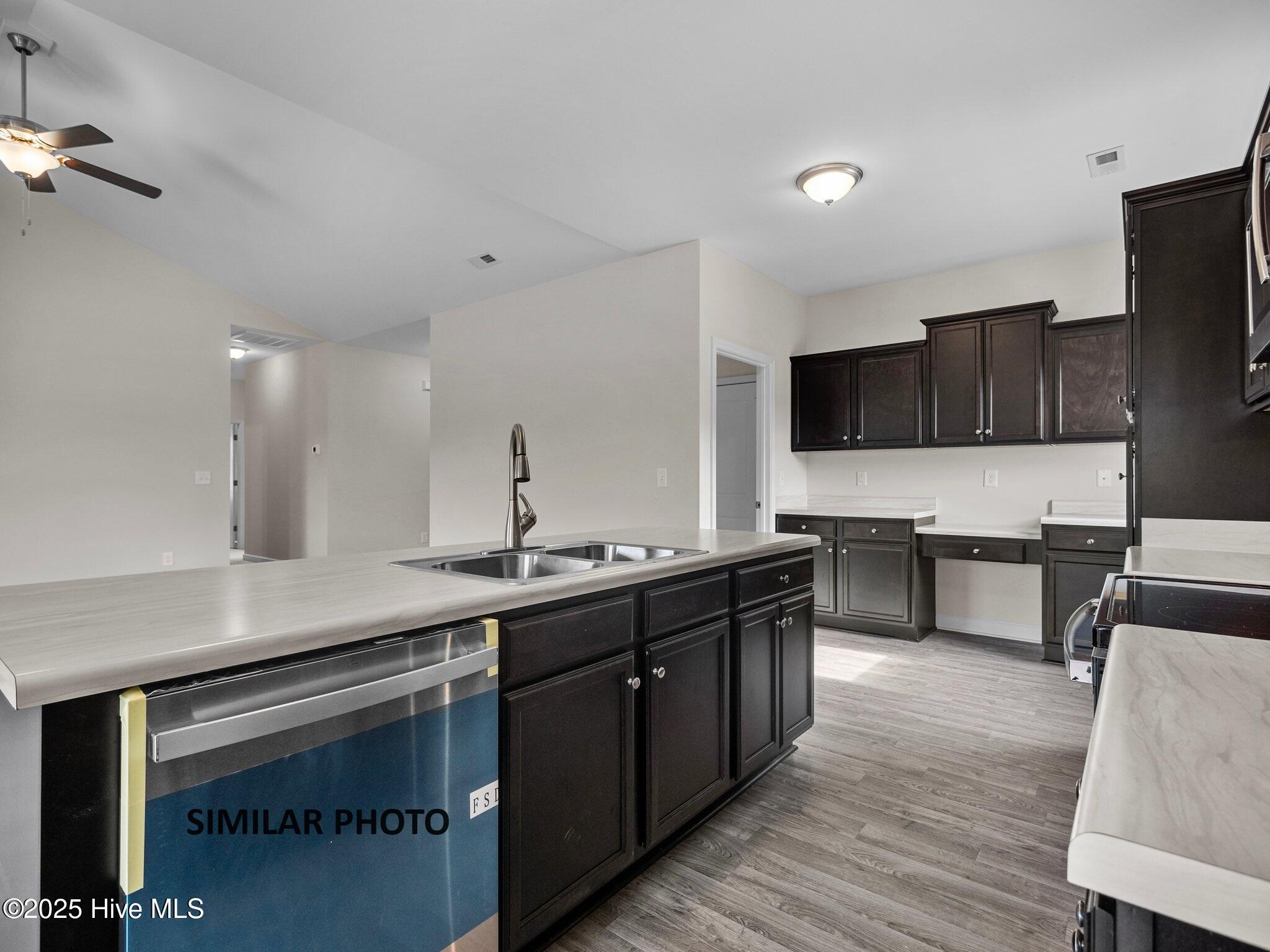 100548702 | Photo 10