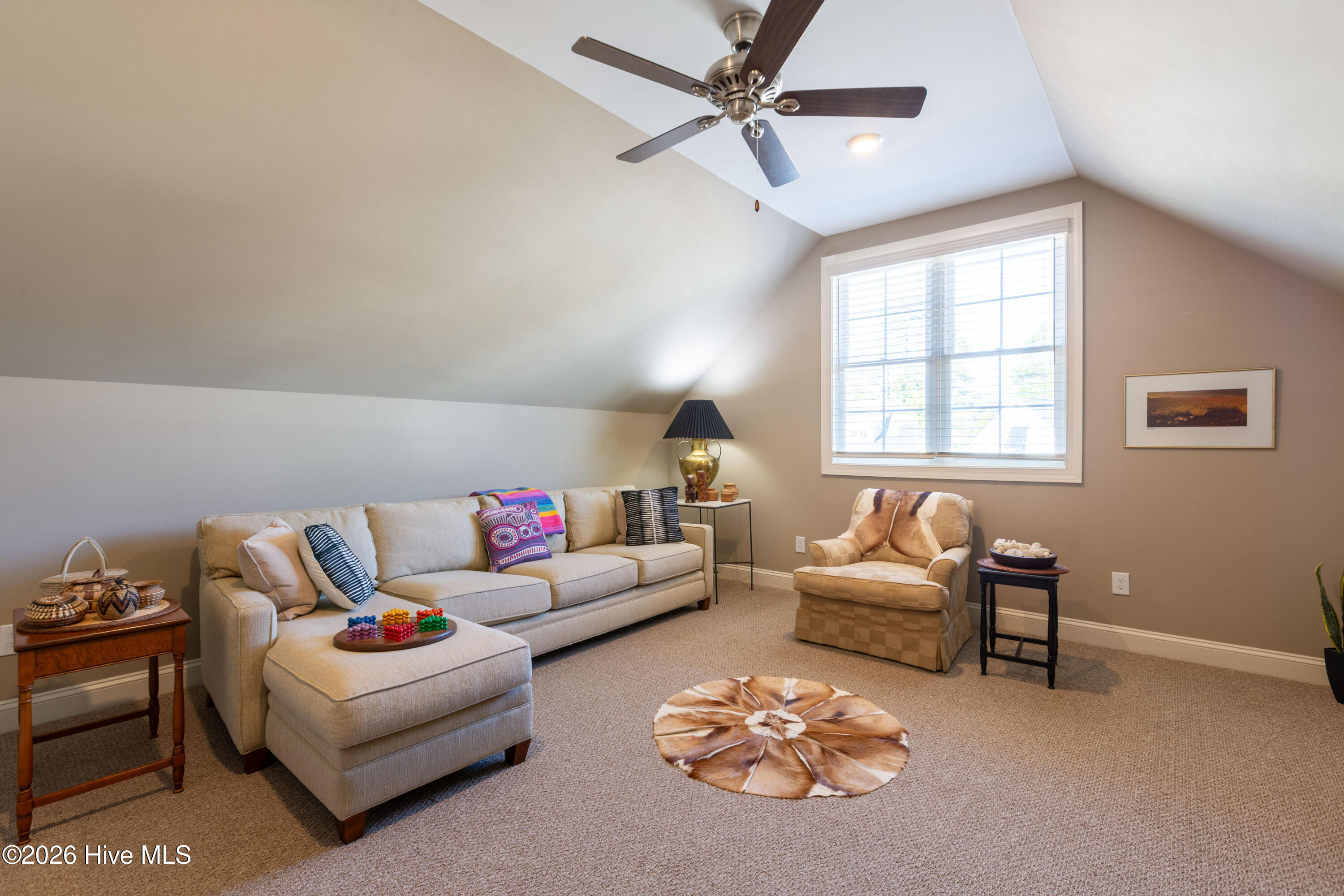 100550328 | Photo 22