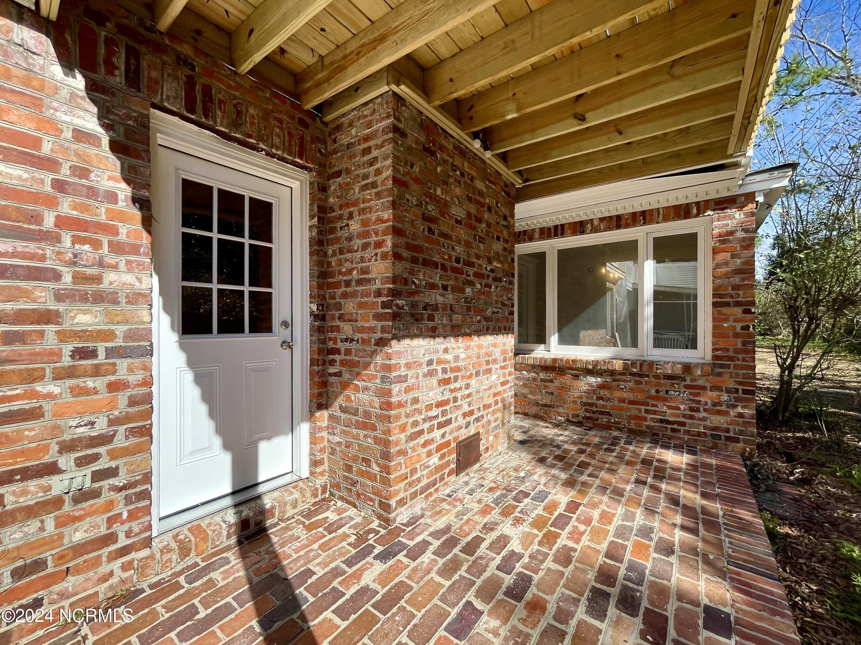 100426973 | Photo 40