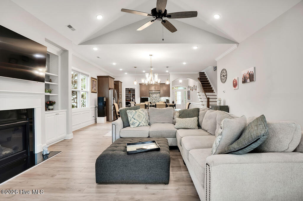 100558755 | Photo 19