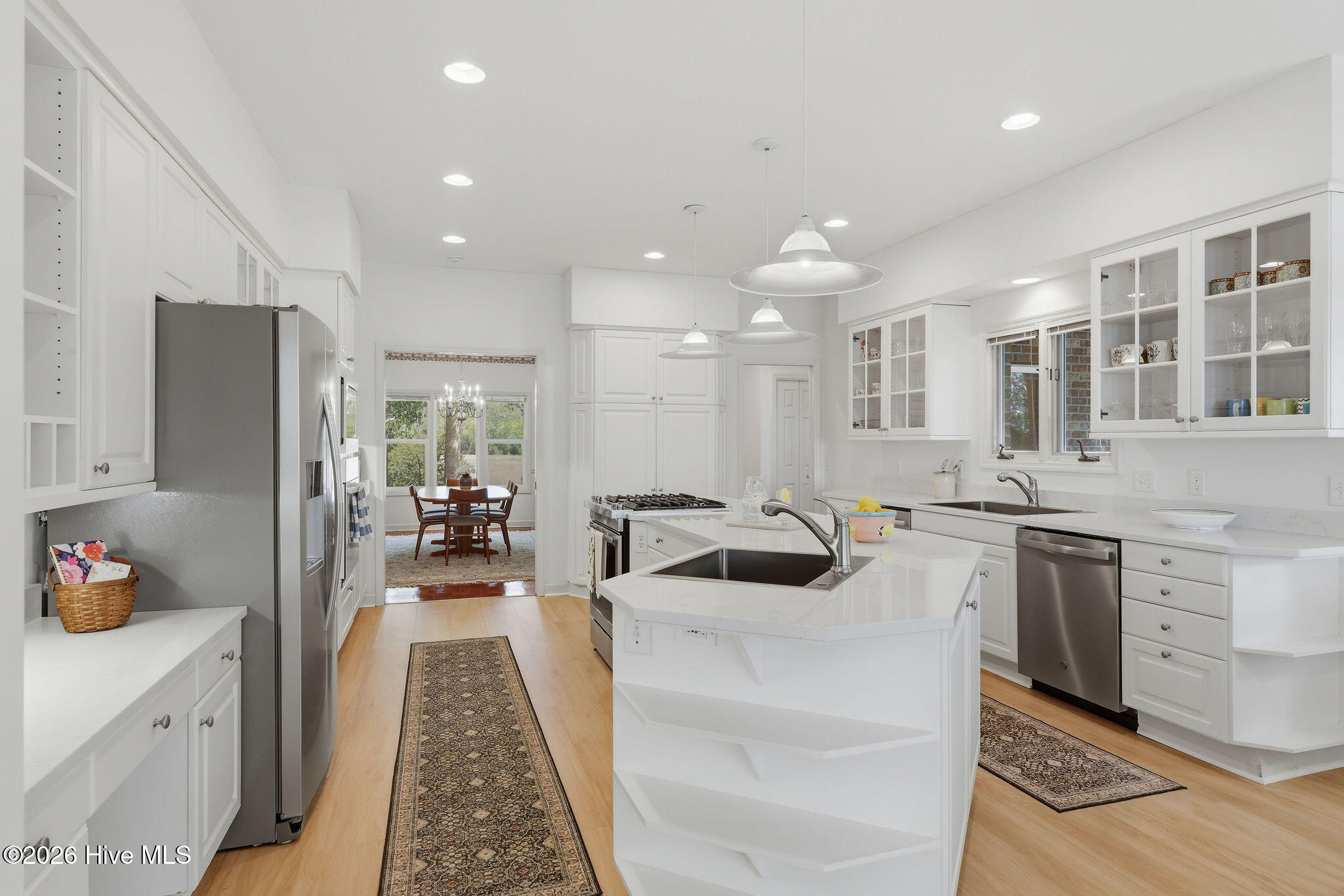 100570378 | Photo 18