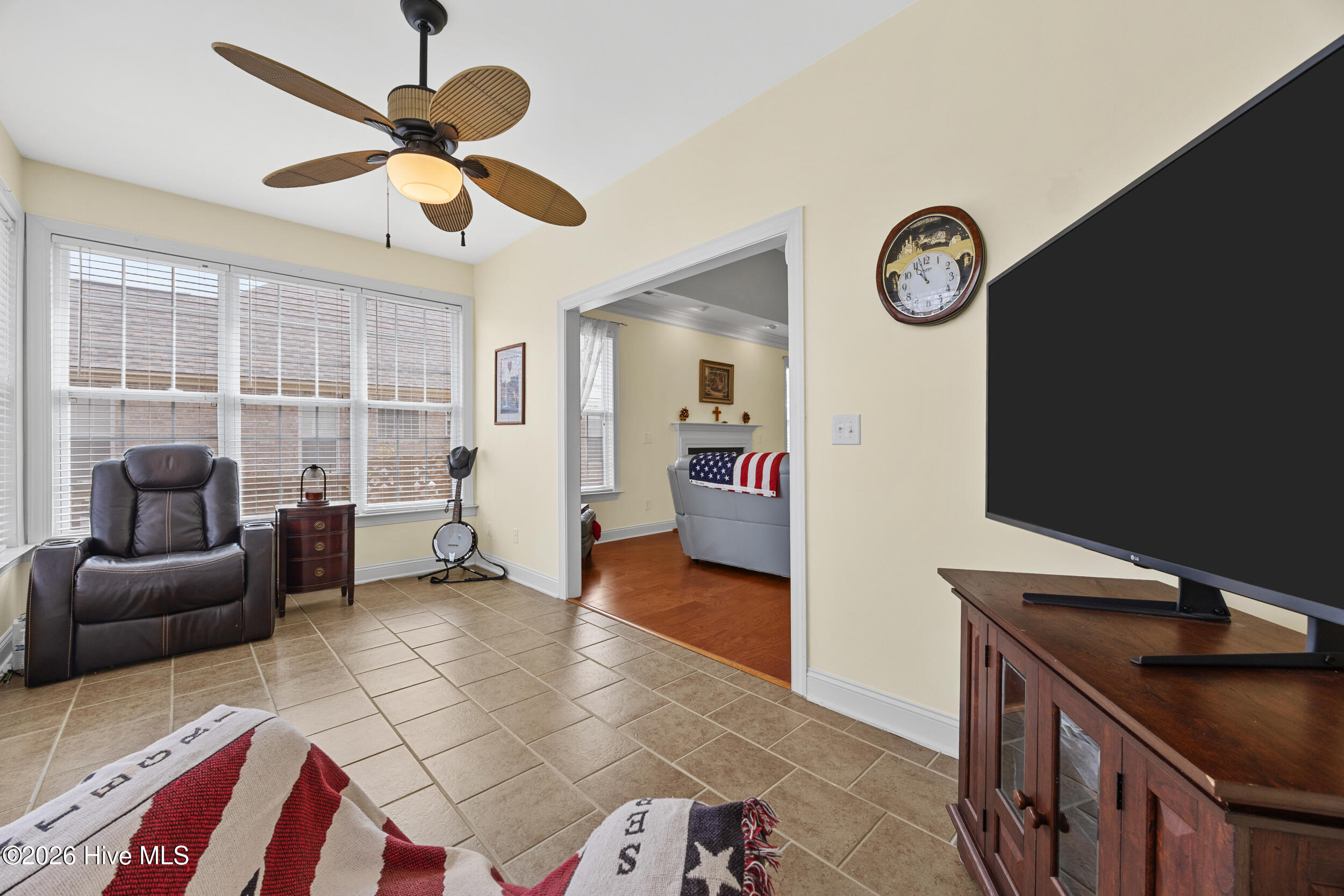 100564950 | Photo 36