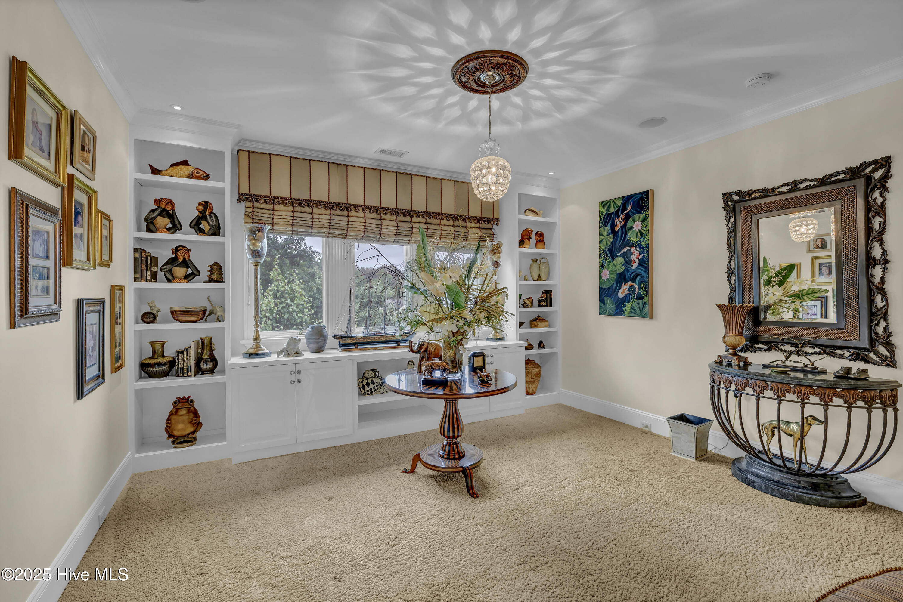 100530989 | Photo 40