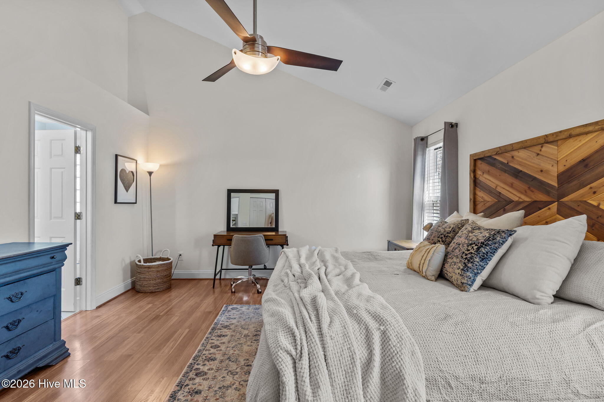 100556757 | Photo 21