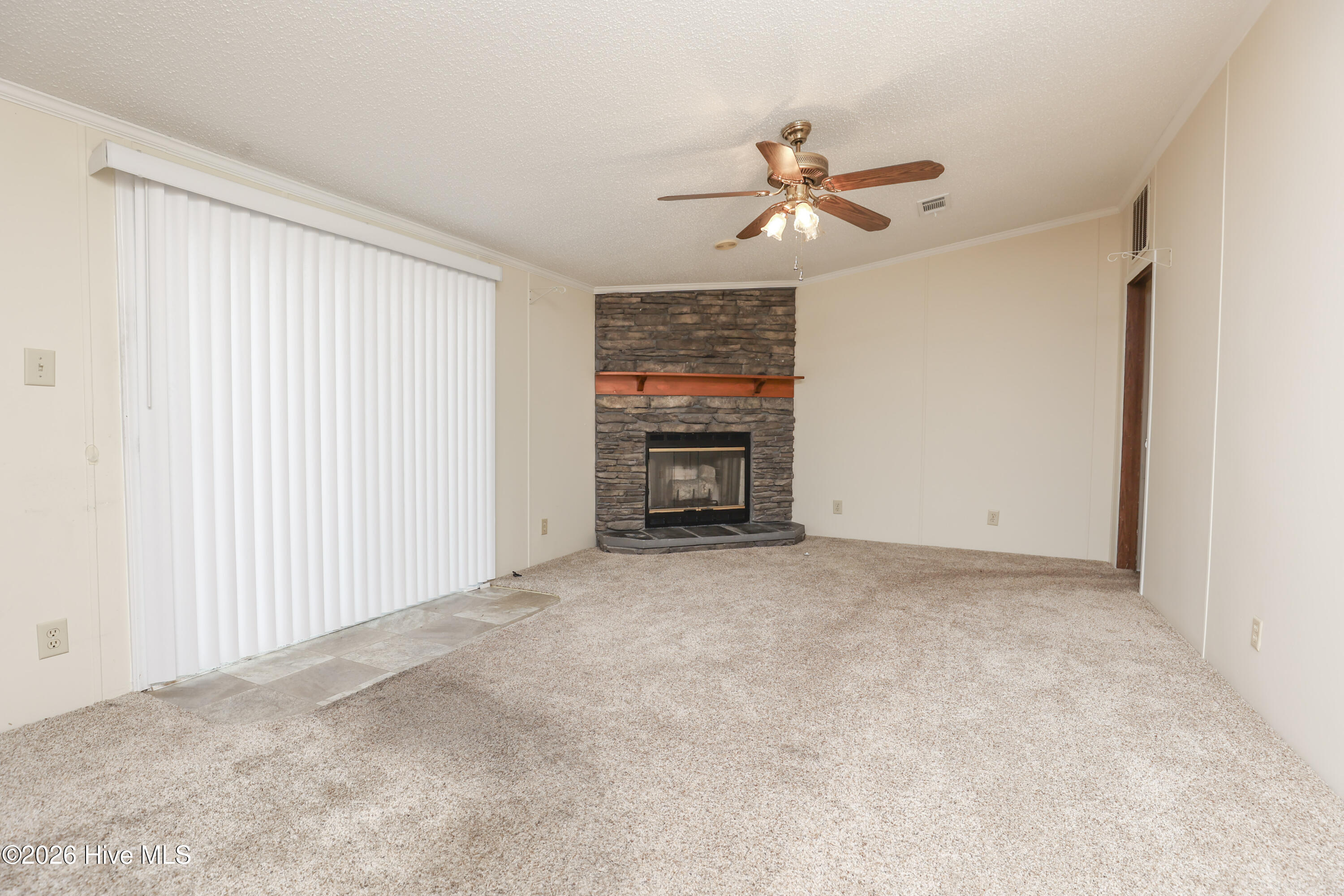 100548874 | Photo 21